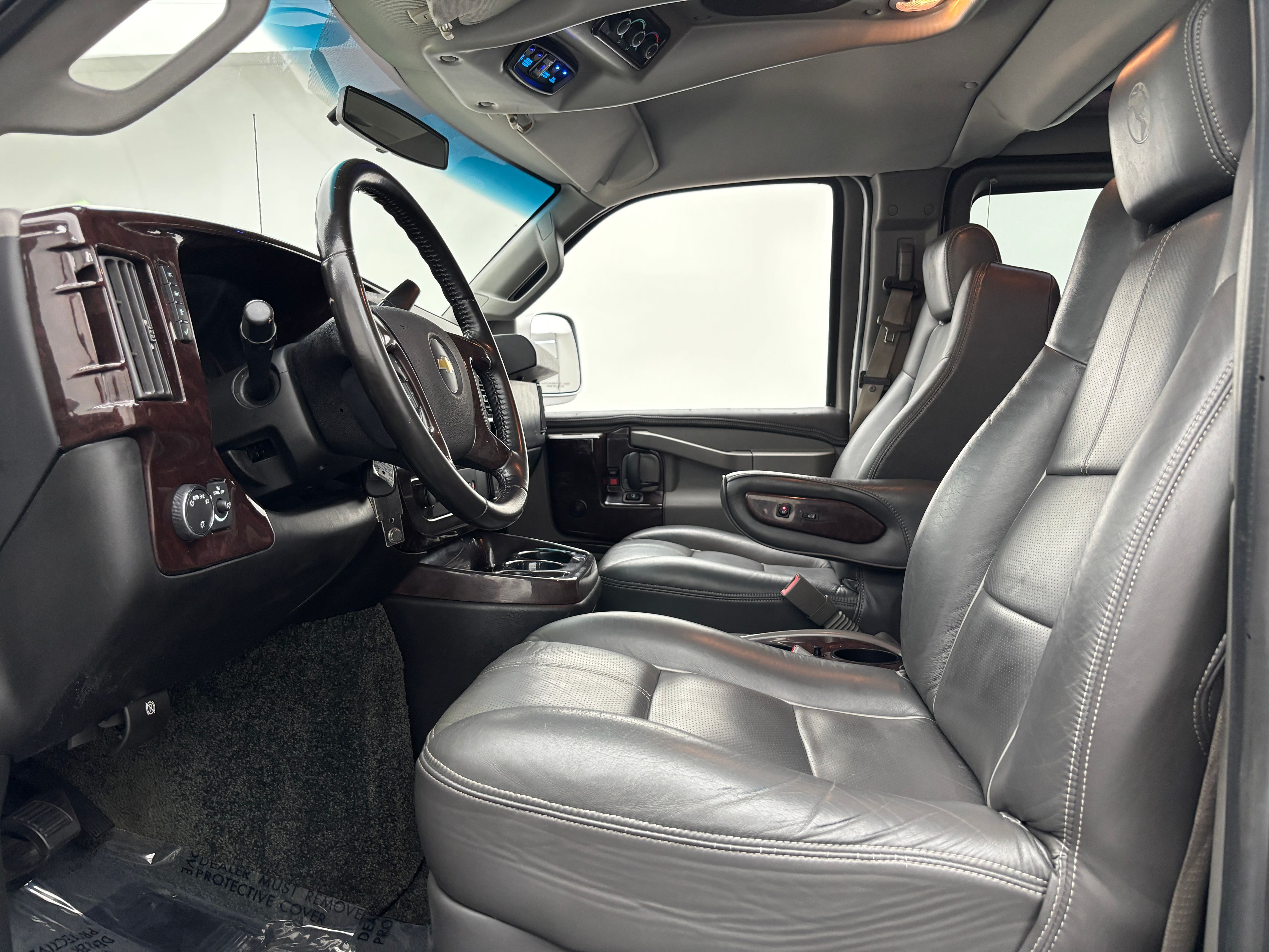 Used 2017 Silver Ice Metallic Chevrolet Explorer Limited SE image 19