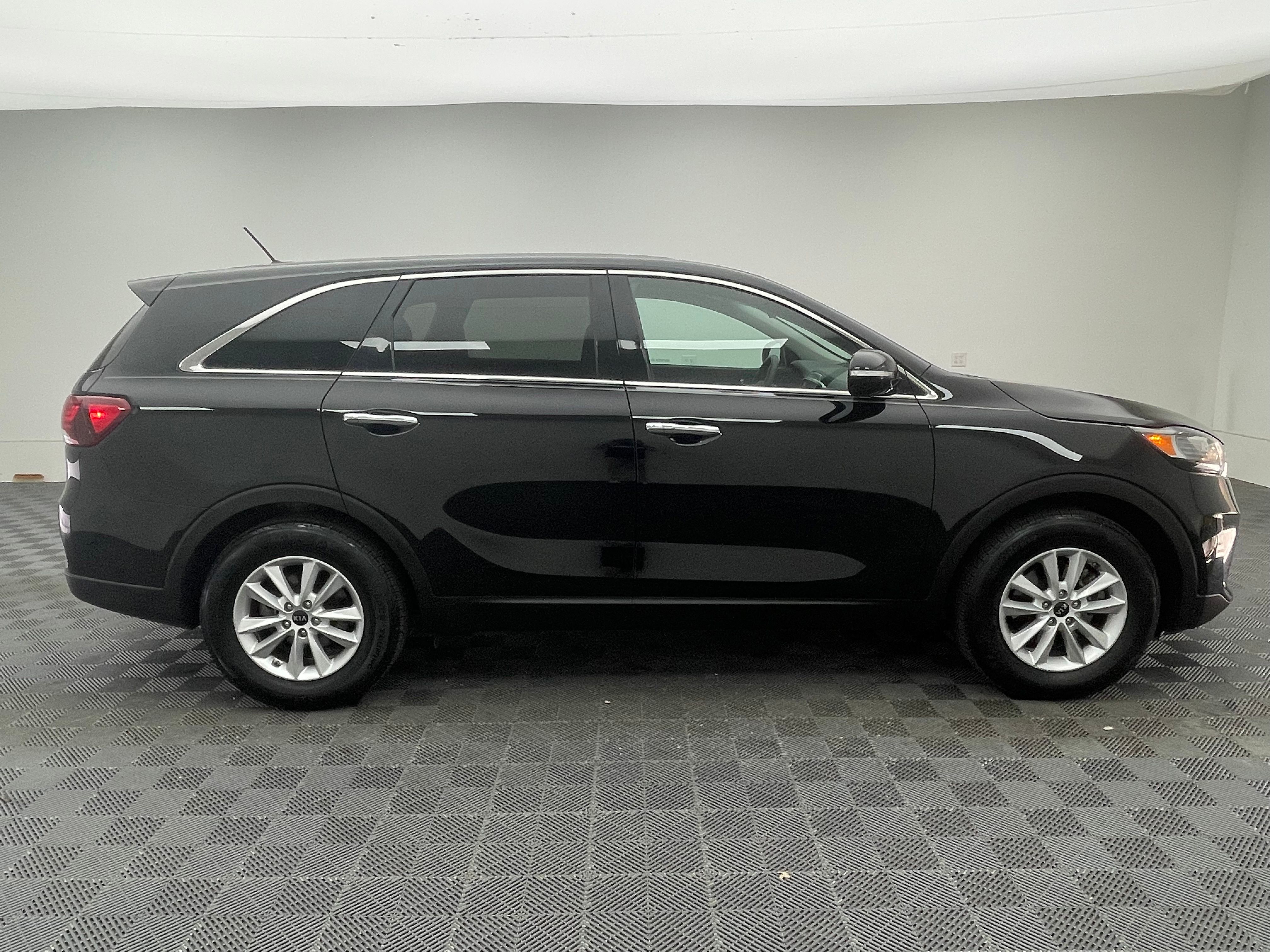 Used 2020 Ebony Black Kia LX image 5