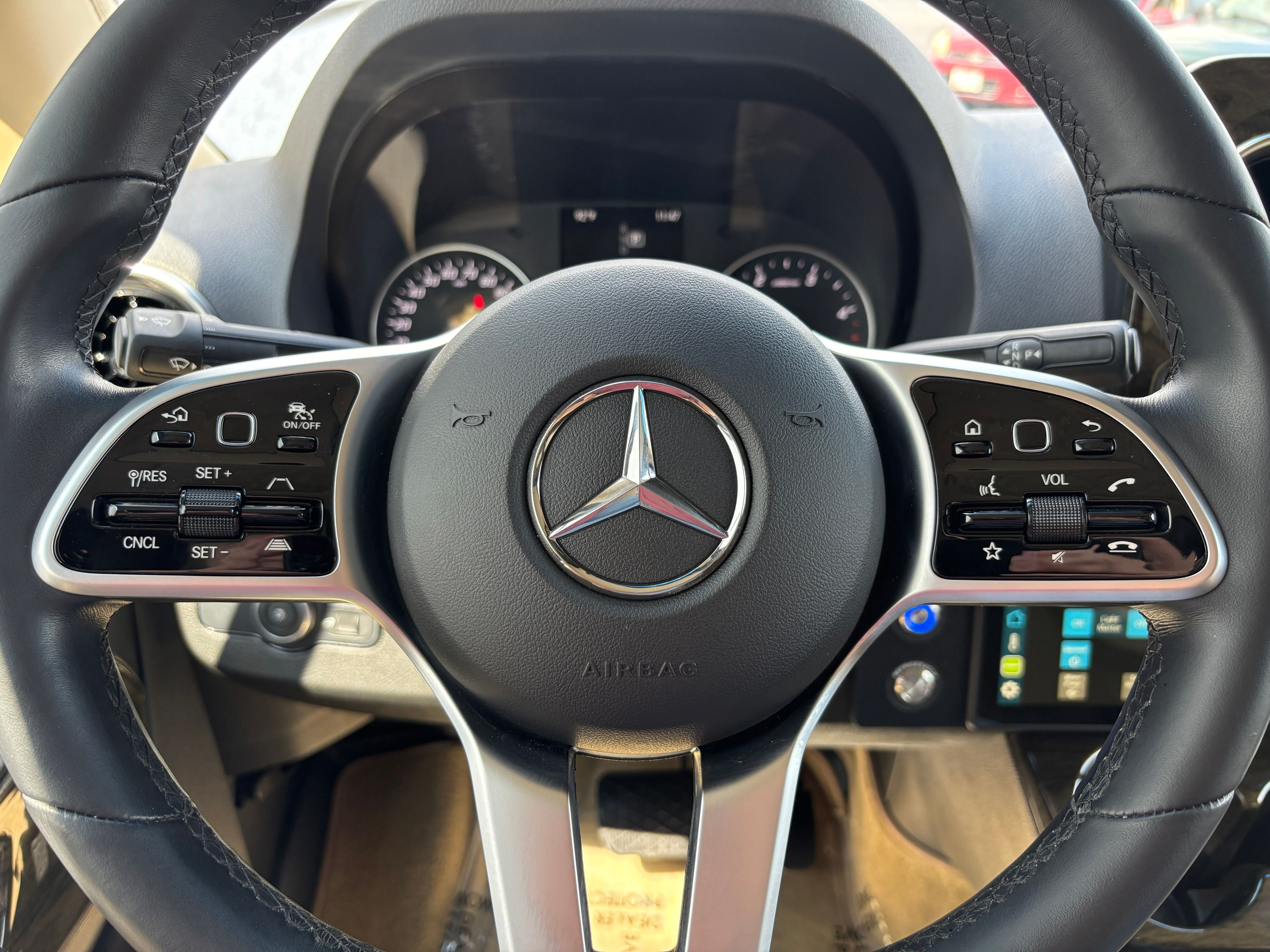 Used 2021 Silver Mercedes-Benz Midwest Luxe Cruiser image 30
