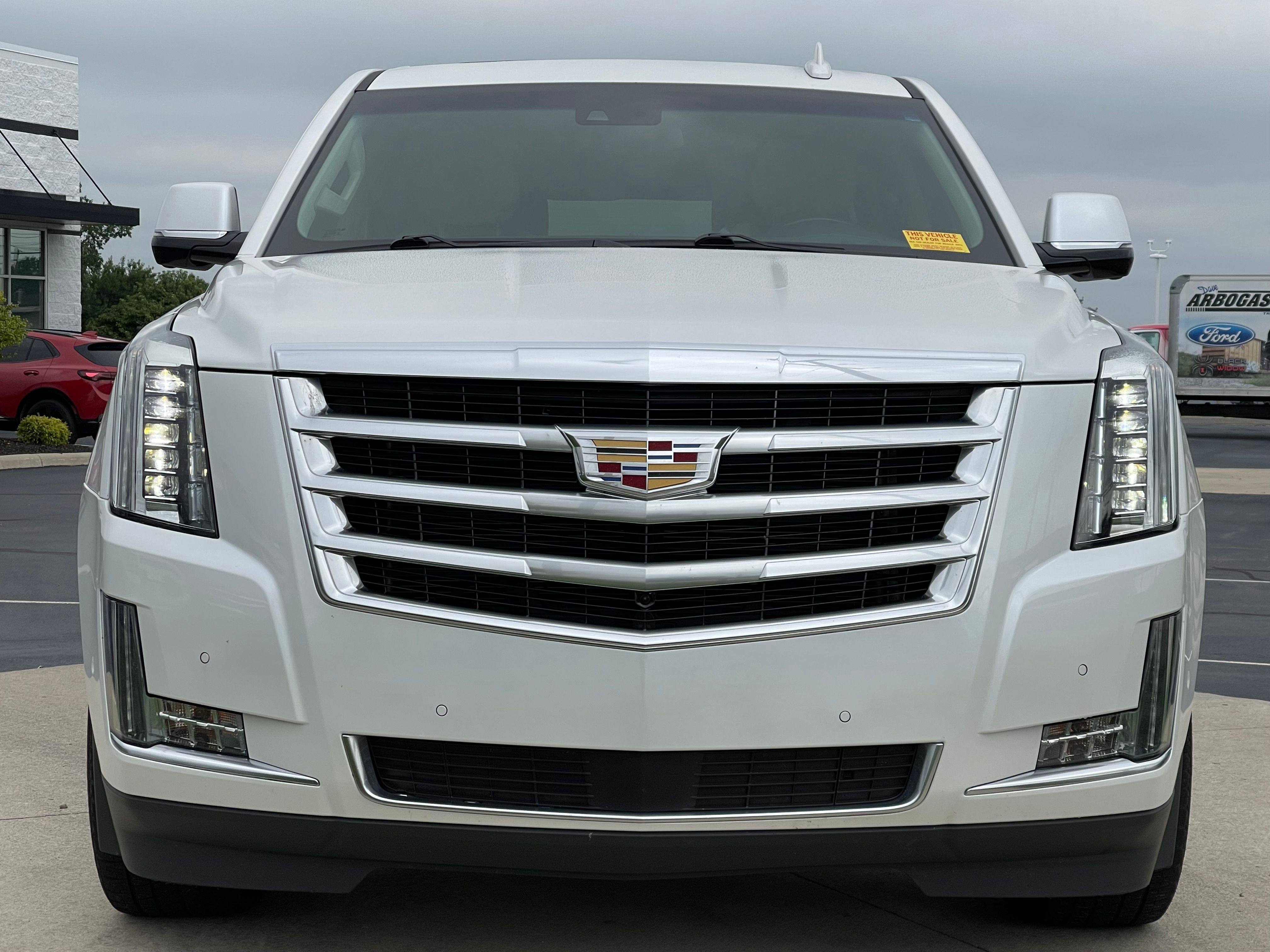Used 2018 Crystal White Tricoat Cadillac Premium image 2