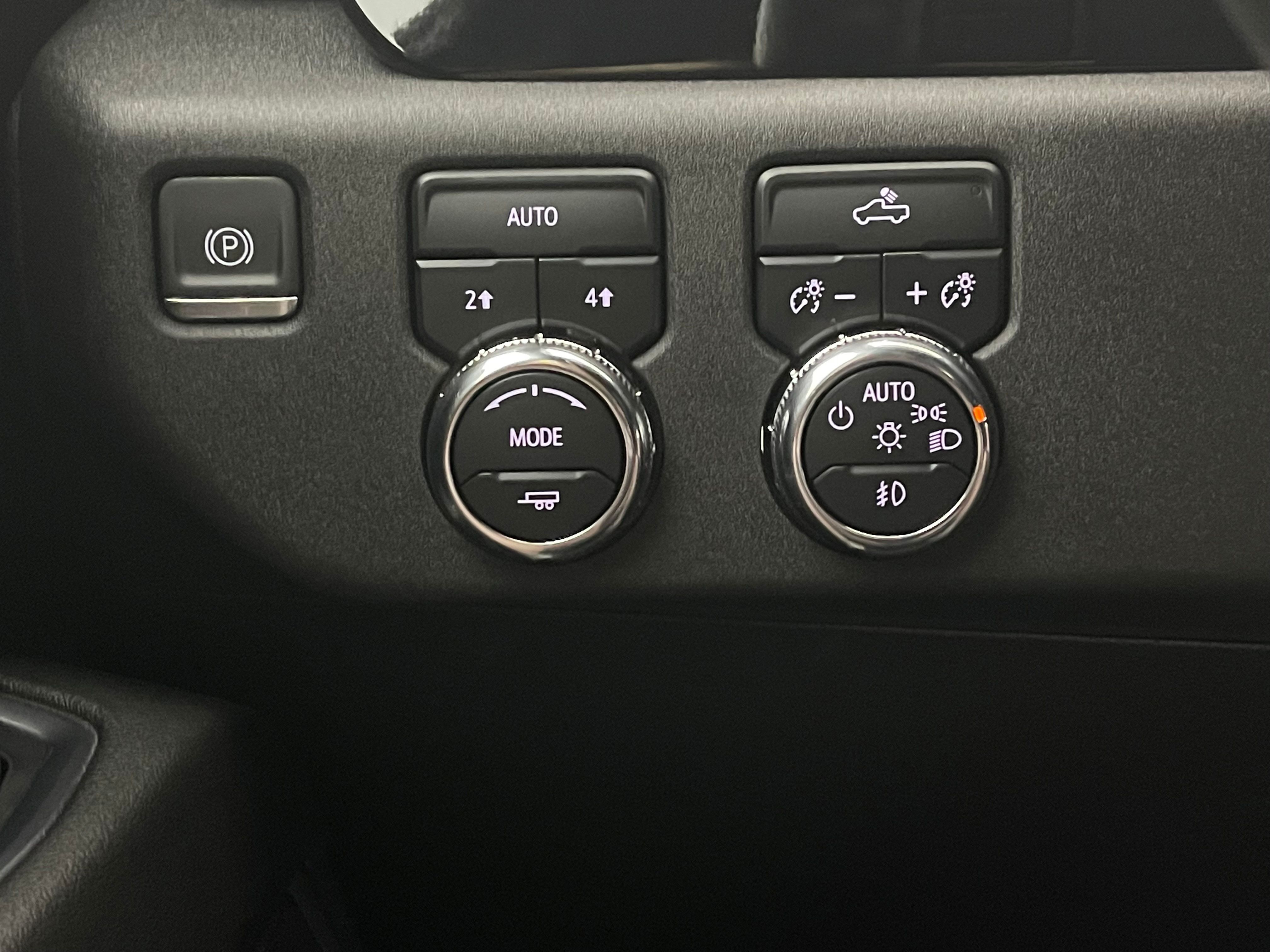 Used 2023 Sterling Metallic GMC Elevation image 21