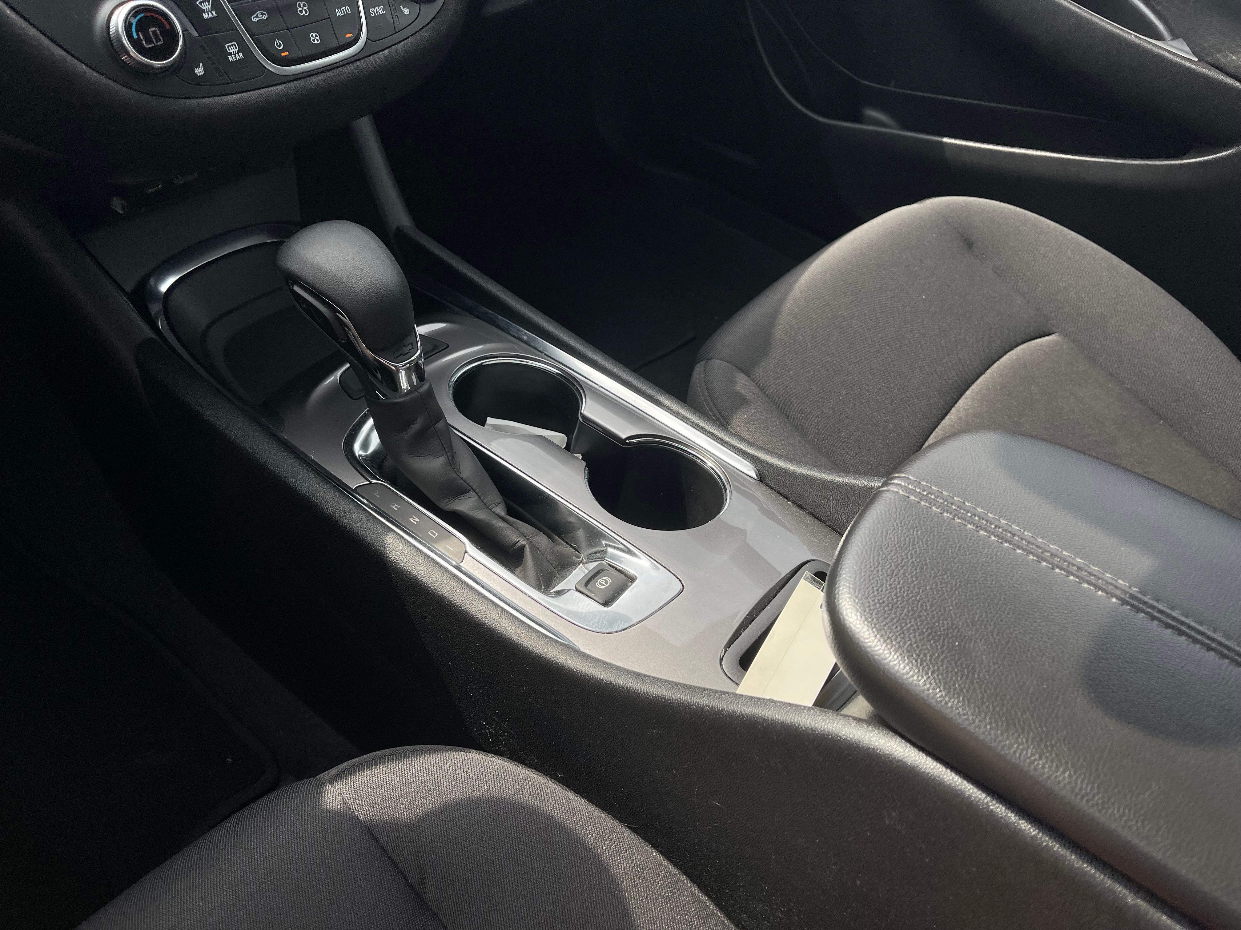 Used 2025 Summit White Chevrolet LT image 13