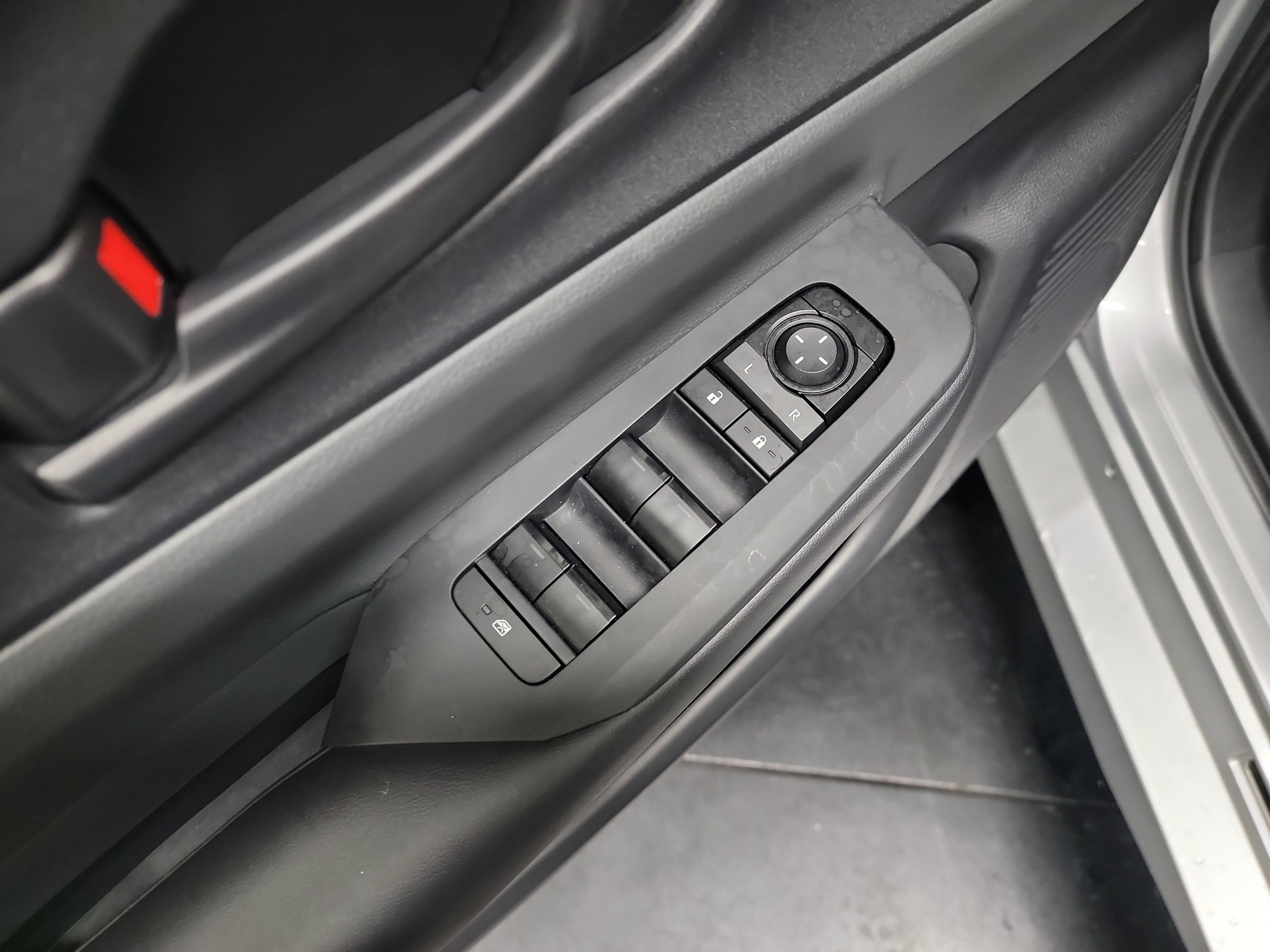 2023 Toyota Prius LE photo