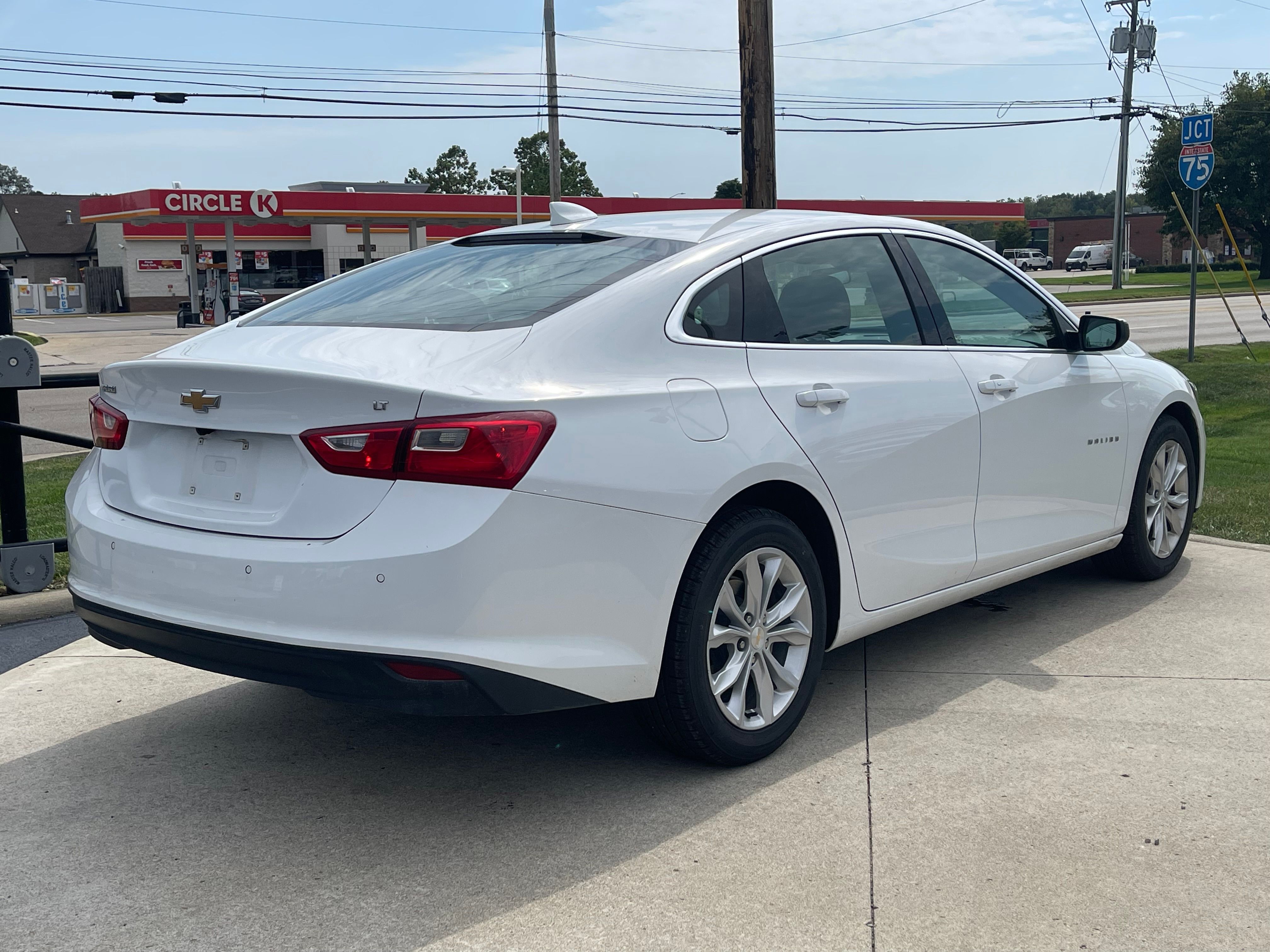 Used 2025 Summit White Chevrolet LT image 7
