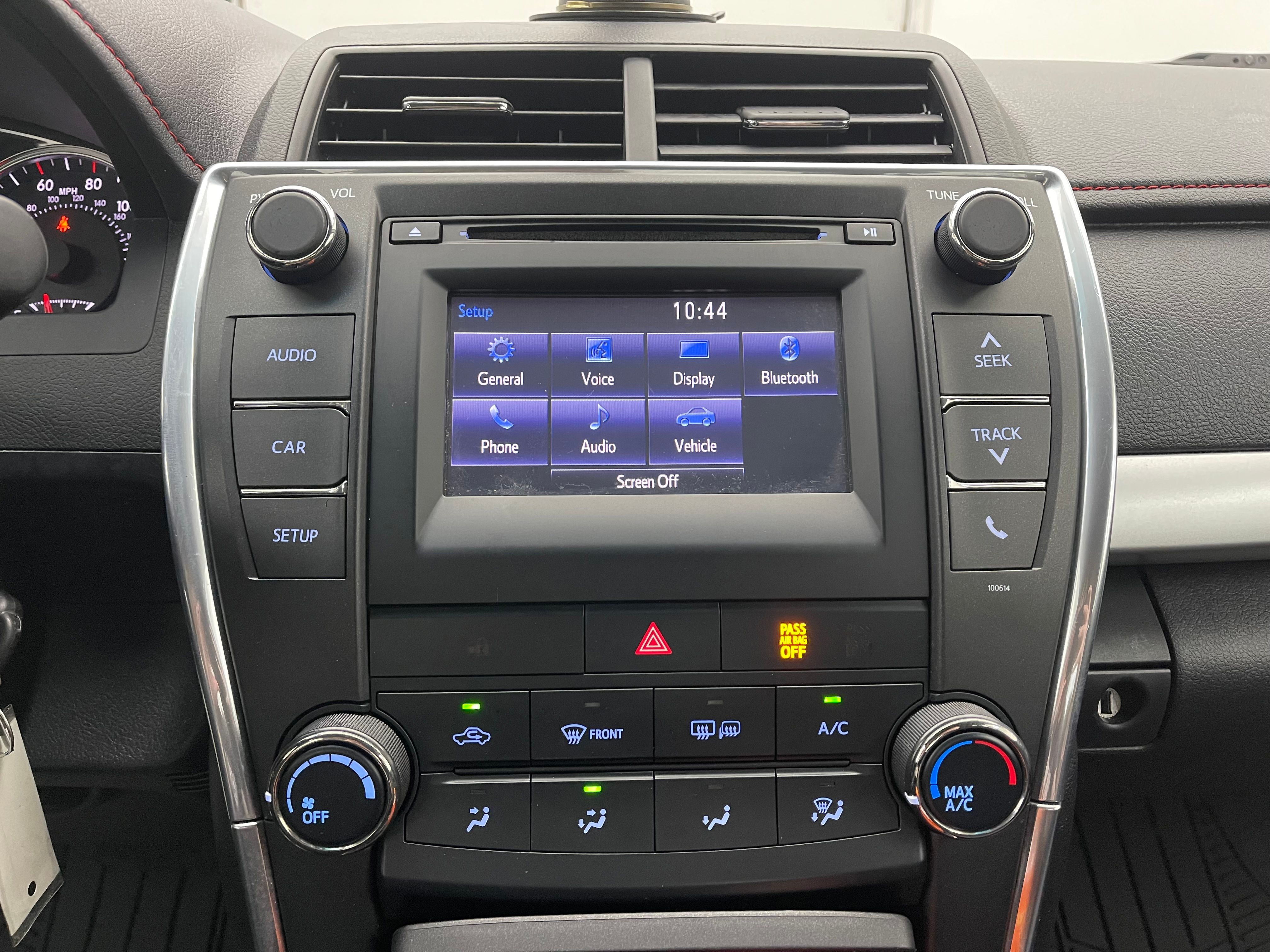 Used 2016 Super White Toyota SE image 22