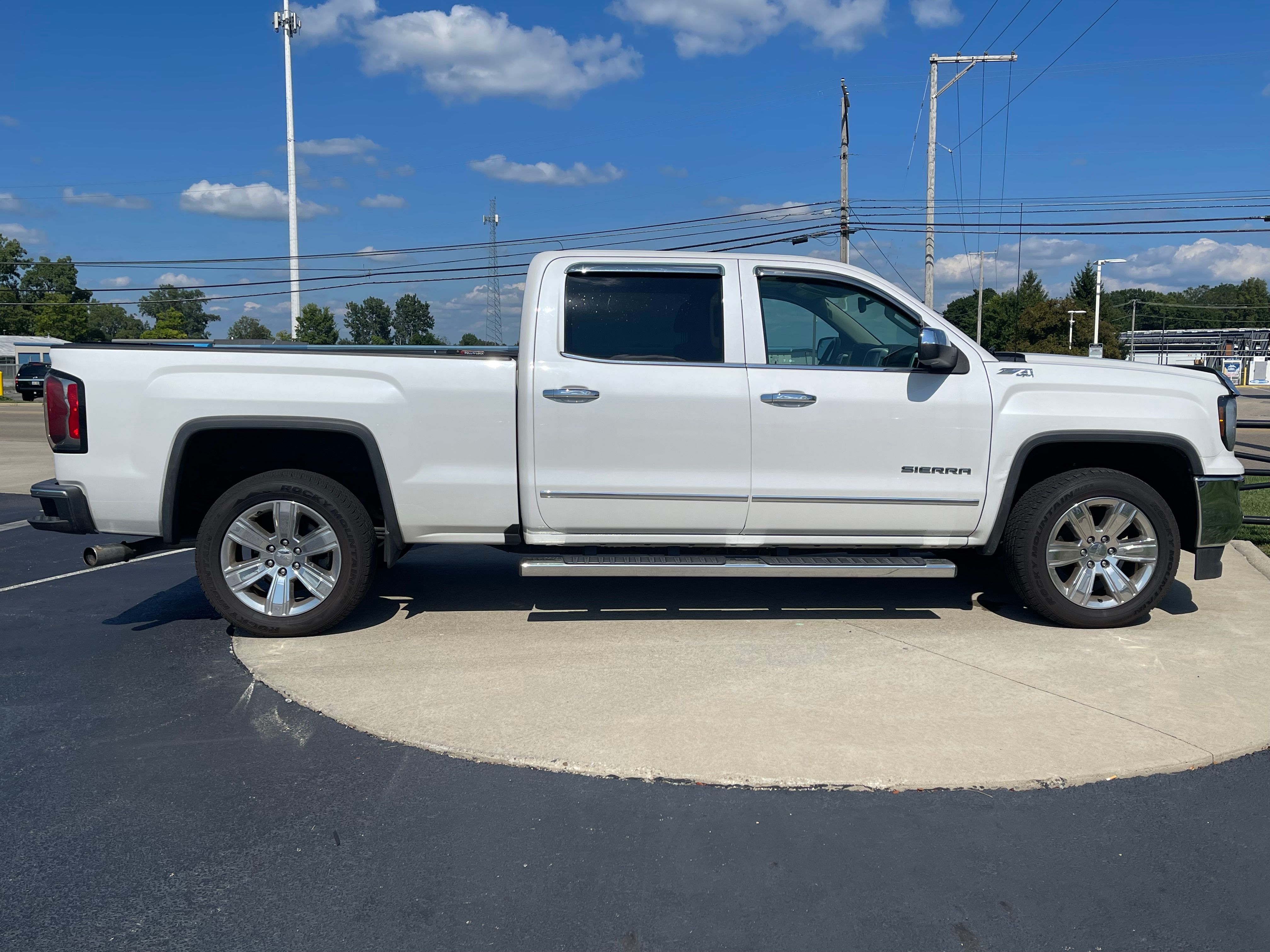 Used 2016 White Frost Tricoat GMC SLT image 8