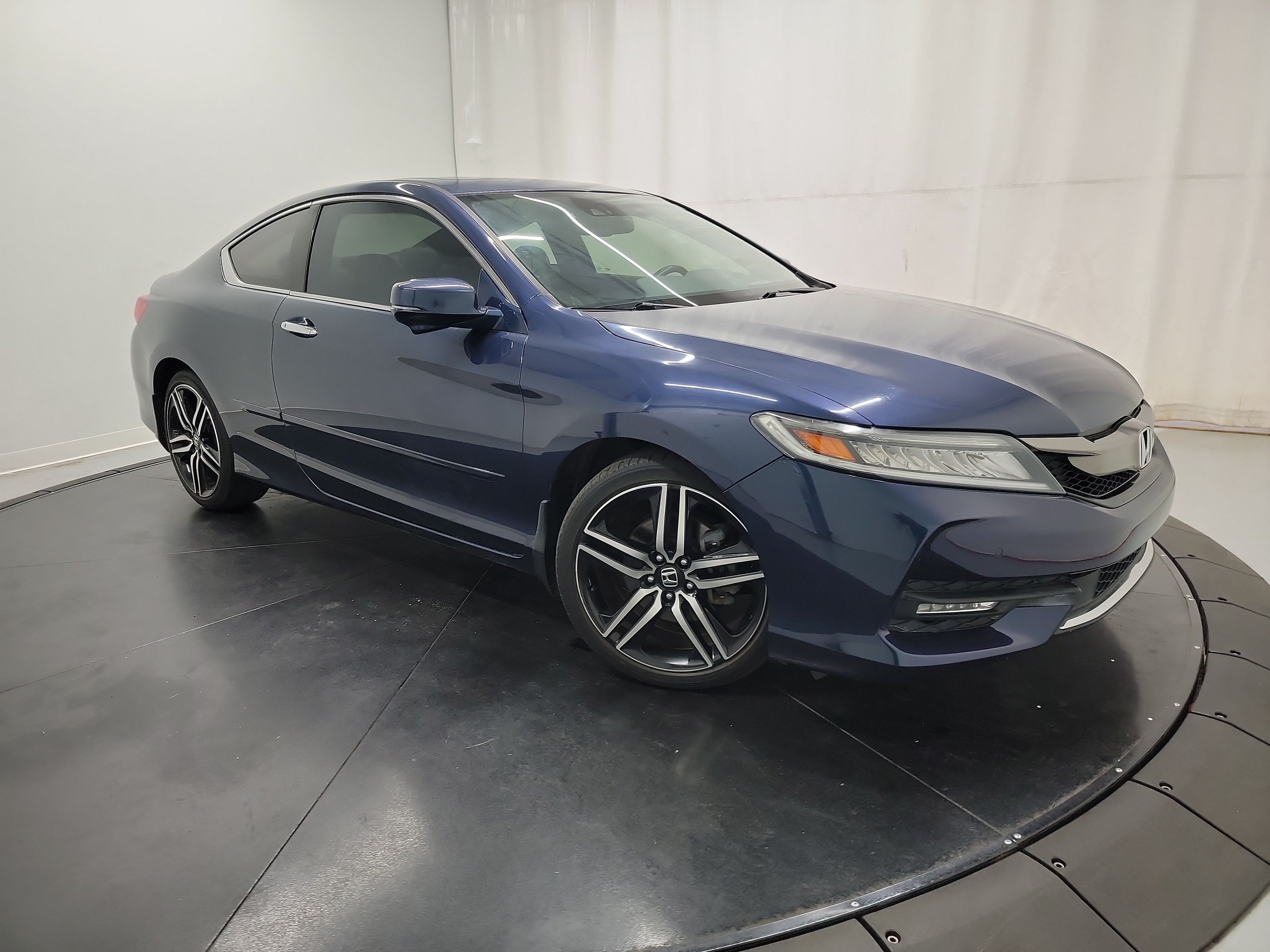 2017 Honda Accord Touring photo