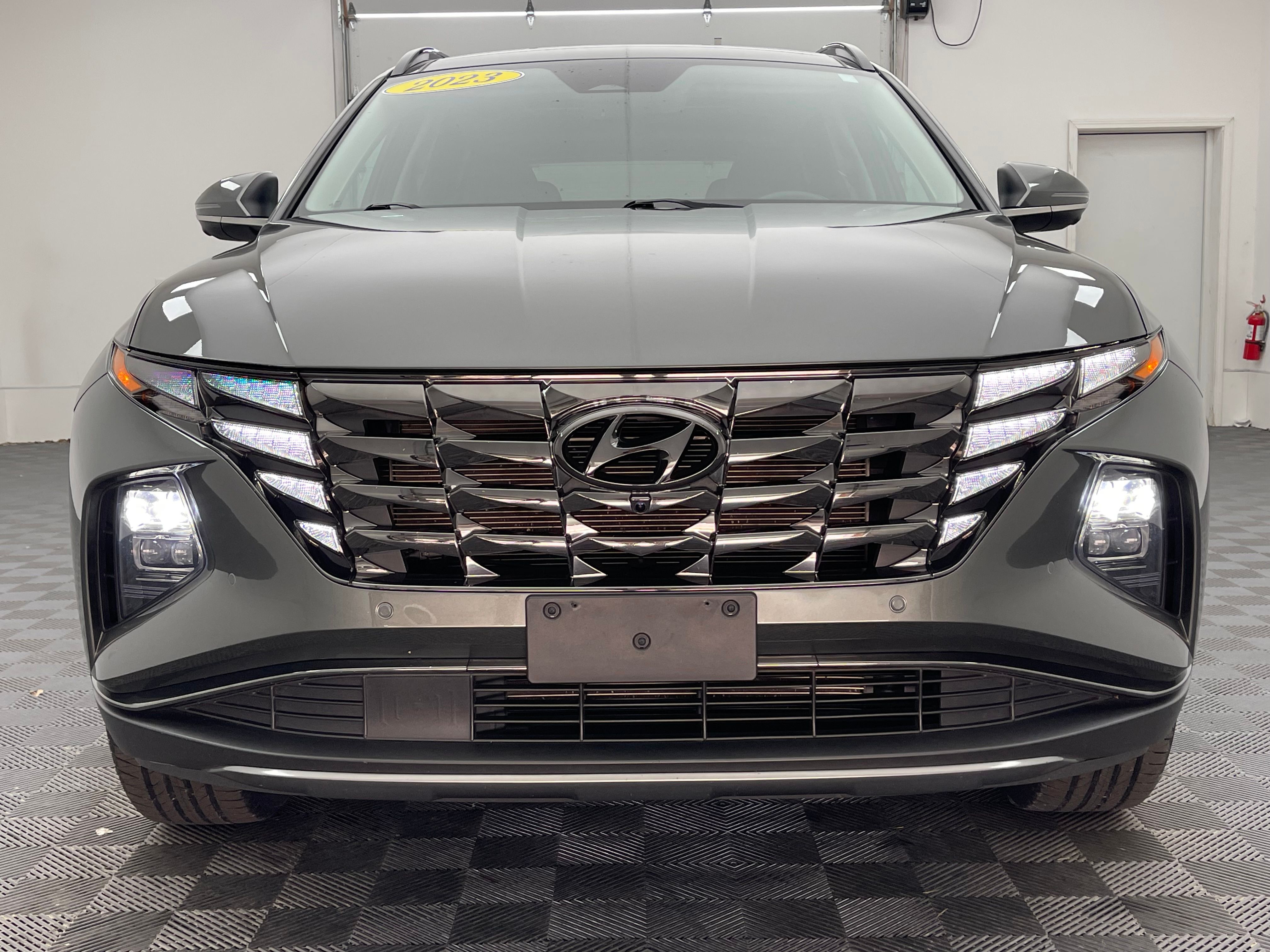 Used 2023 Amazon Gray Hyundai Limited image 14