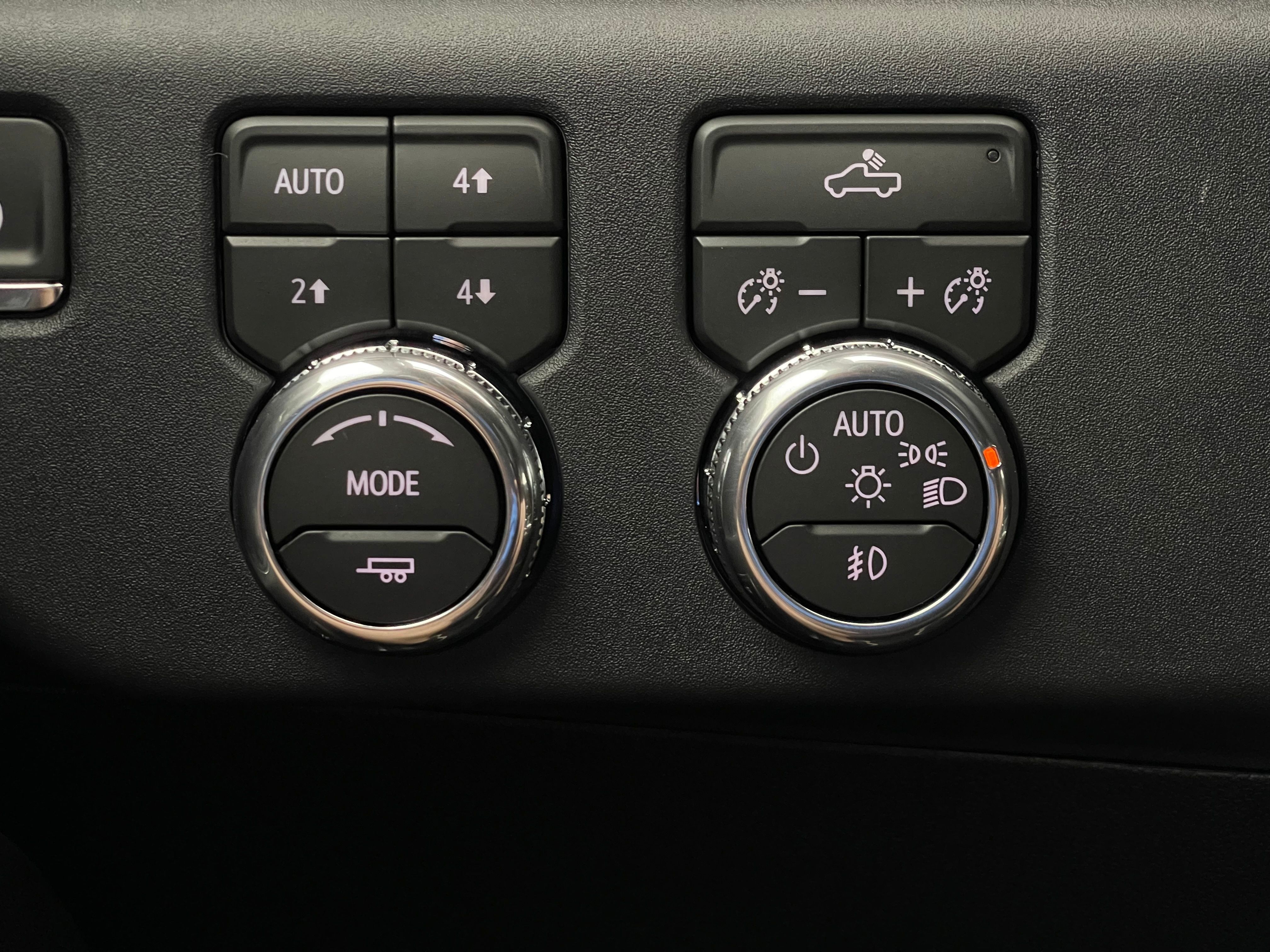 New 2026 Summit White GMC Elevation image 21