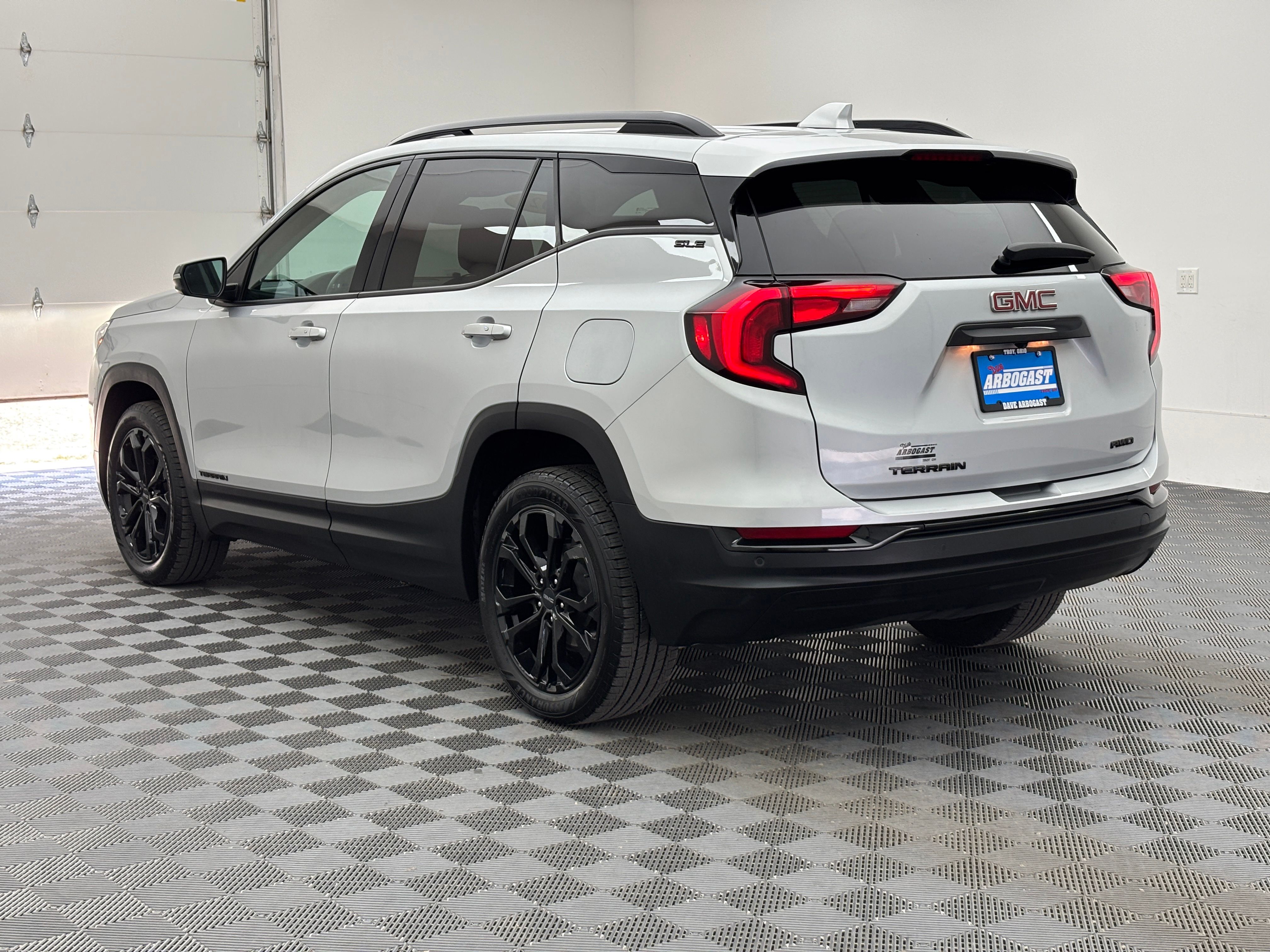 Used 2021 Quicksilver Metallic GMC SLE image 10