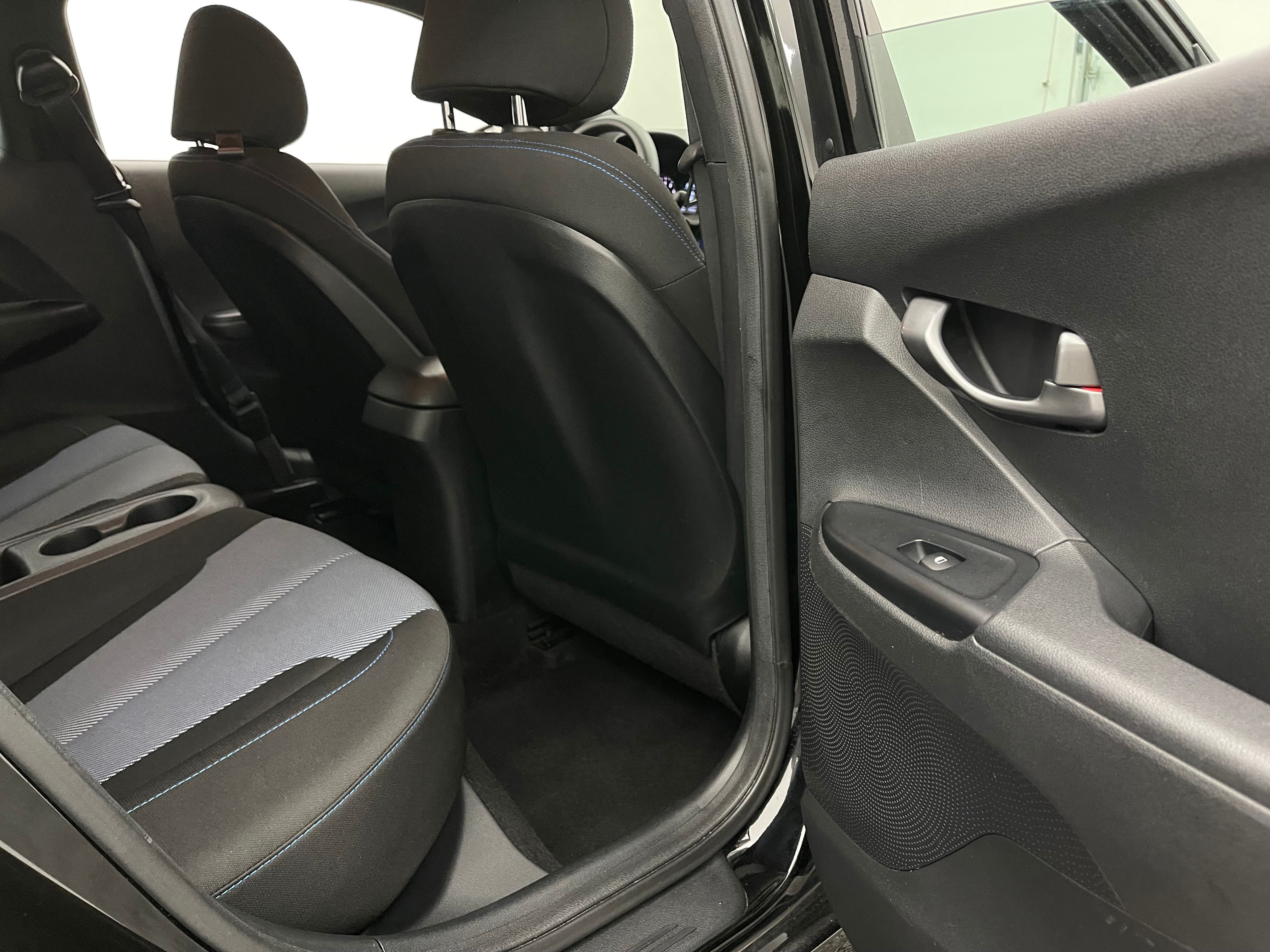 Used 2019 Ultra Black Pearl Hyundai 2.0 image 32