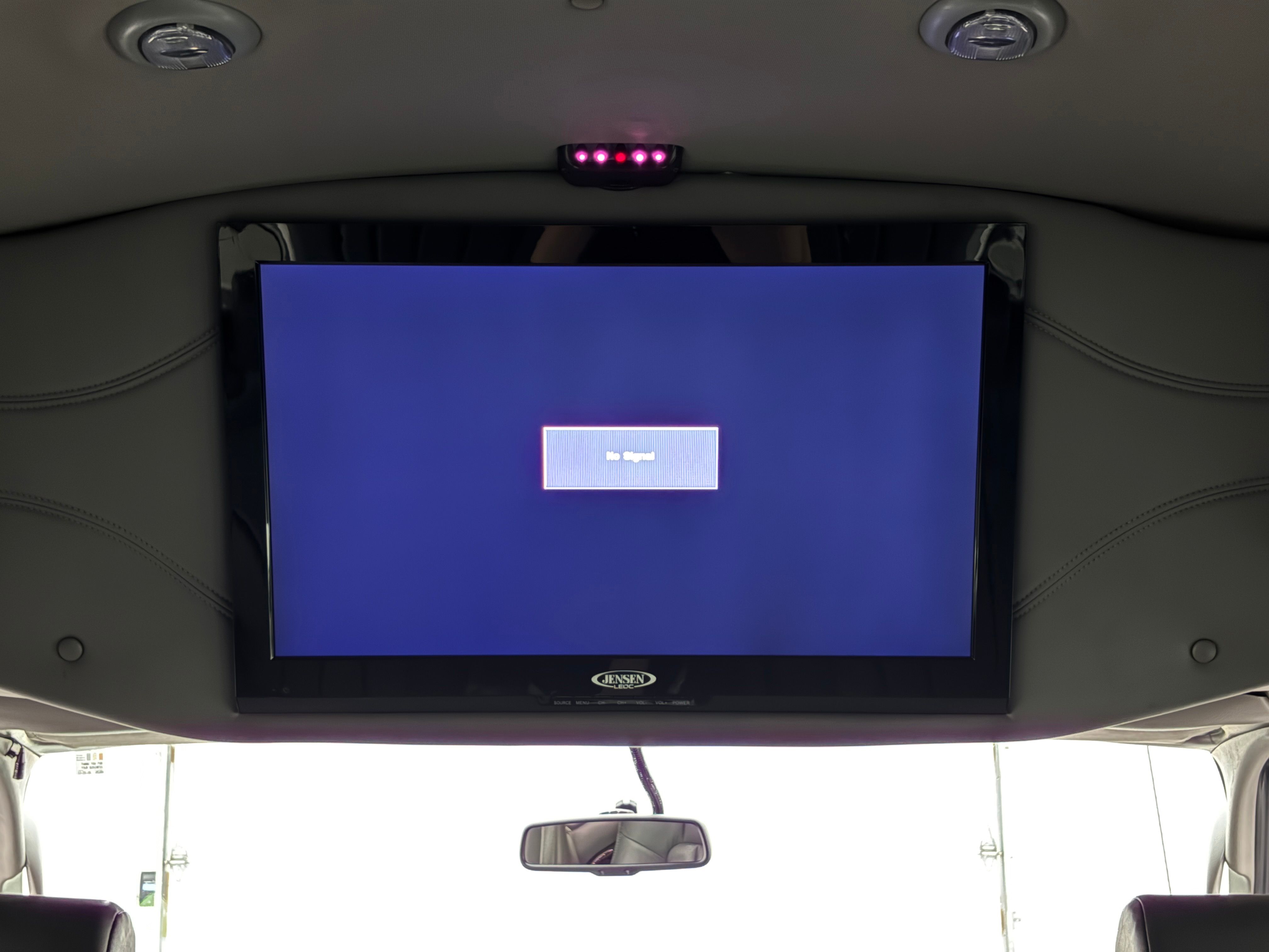 Used 2013 Ingot Silver Ford Explorer Limited SE image 4