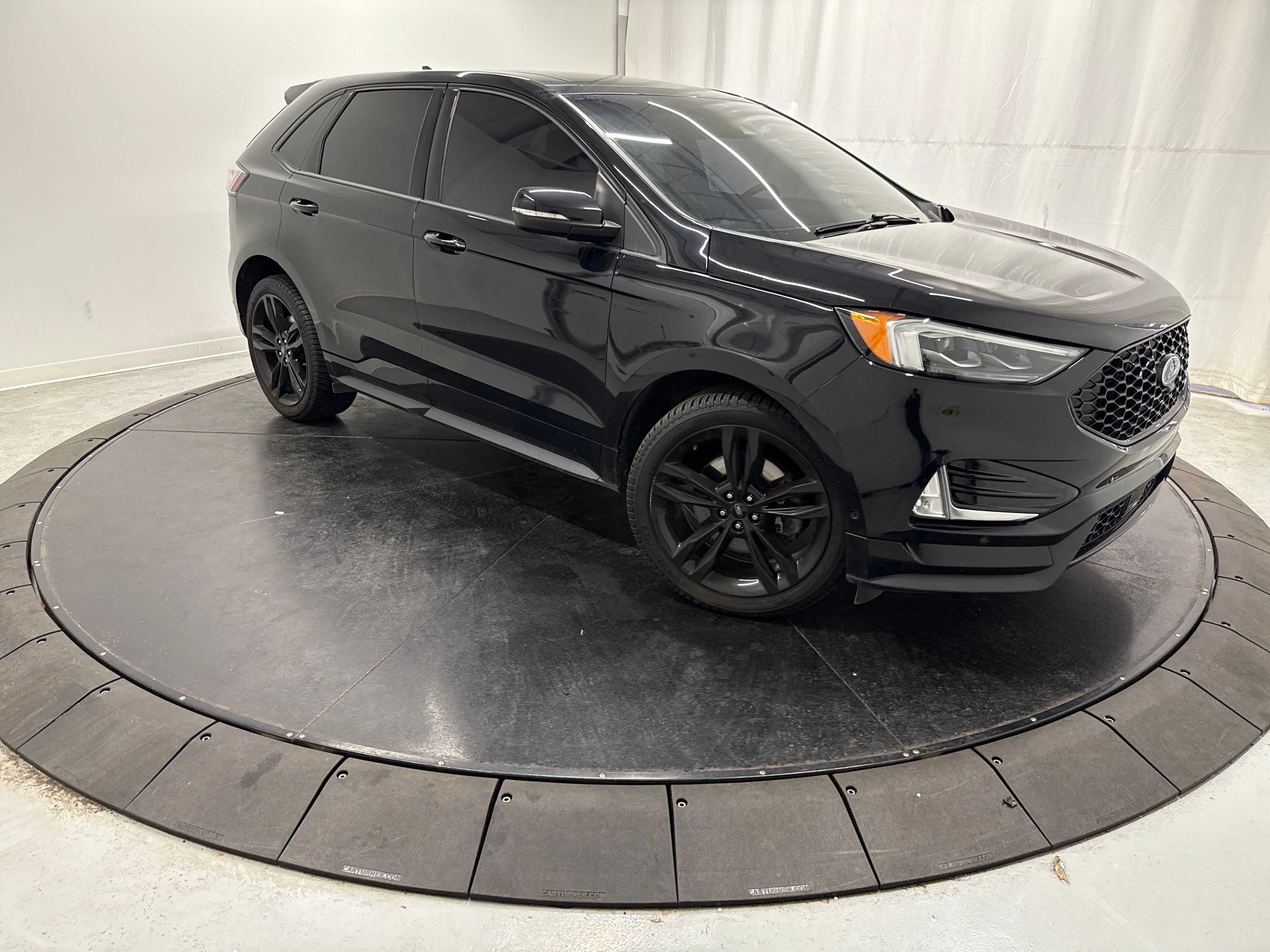 2019 Ford Edge ST photo