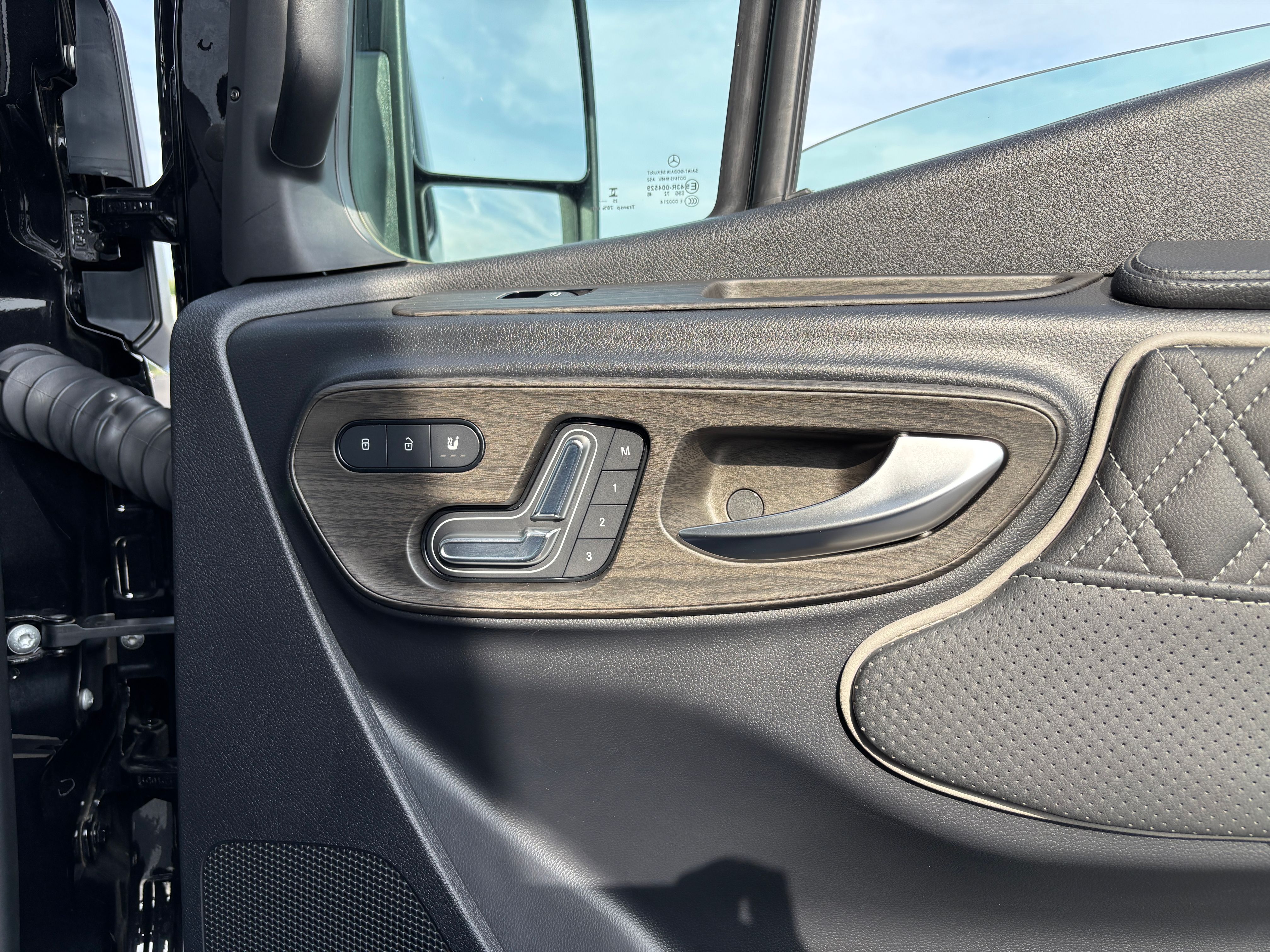 New 2027 Black Mercedes-Benz Discovery Executive image 20