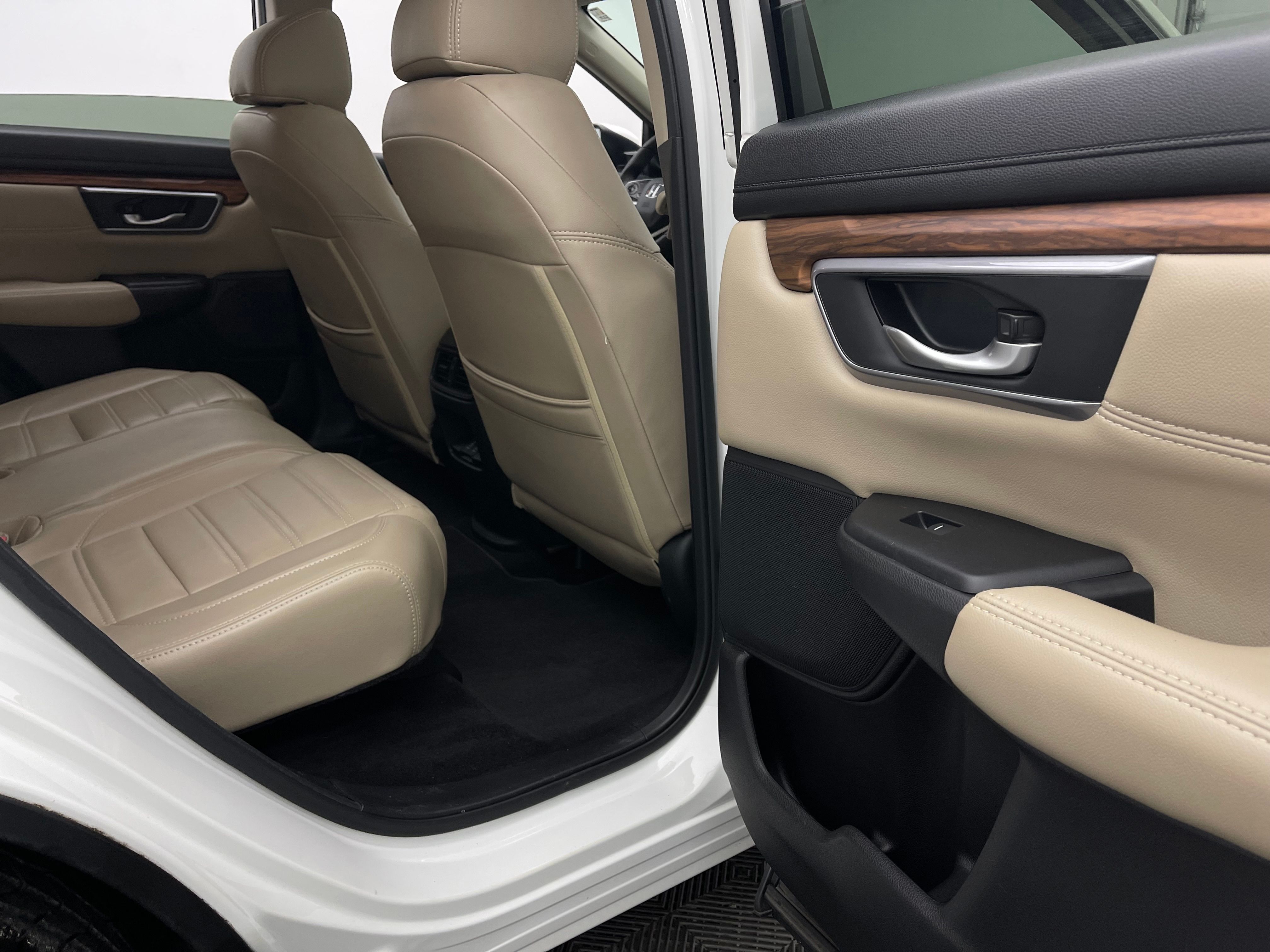 Used 2017 White Honda EX image 32