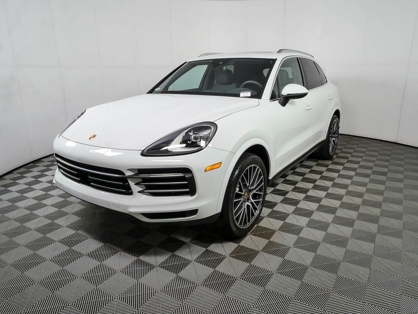 White 2019 Porsche Cayenne SUV / Crossover All-Wheel Drive 8-Speed Automatic