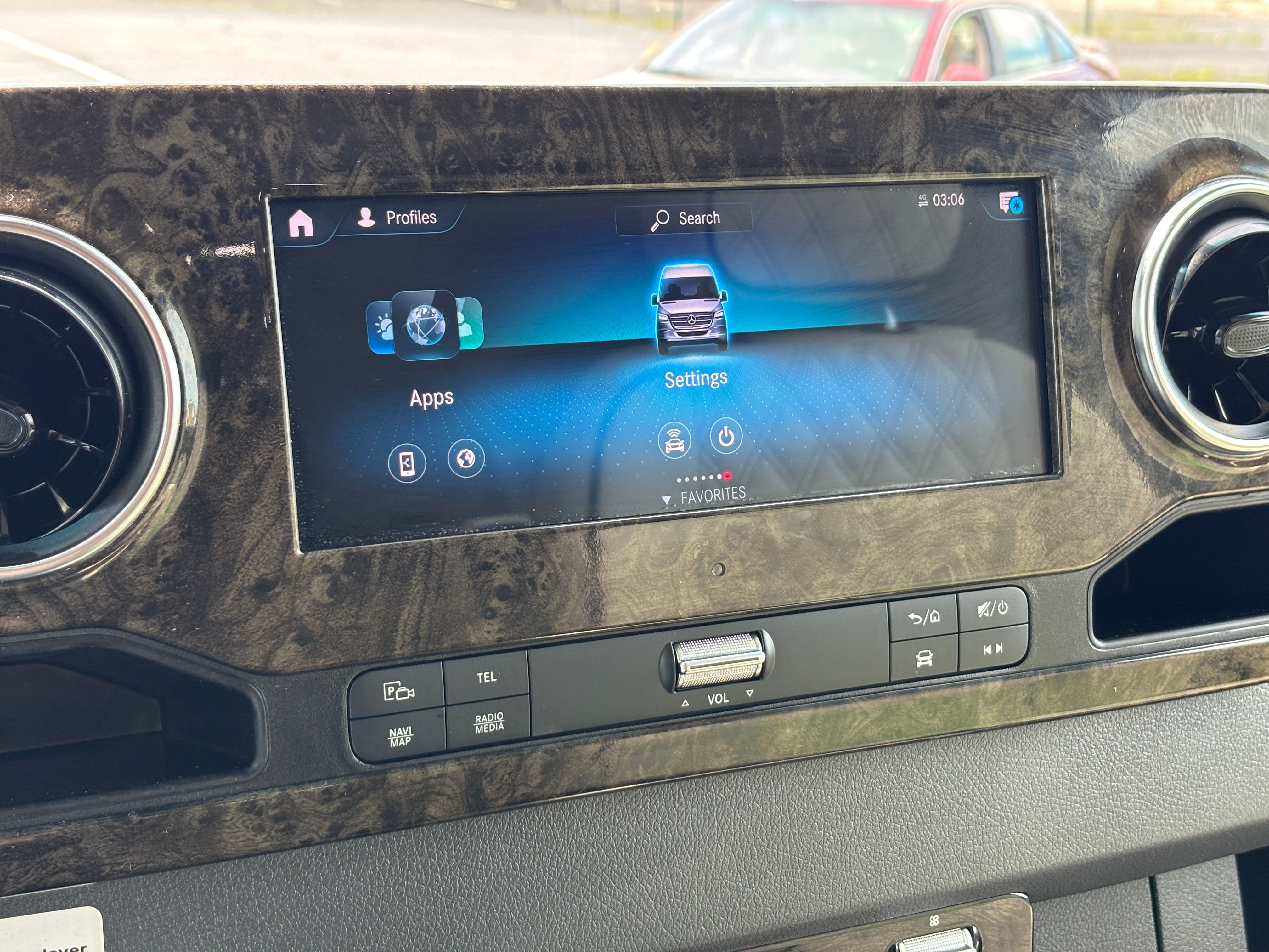 Used 2021 Silver Mercedes-Benz Discovery Cross Country image 31