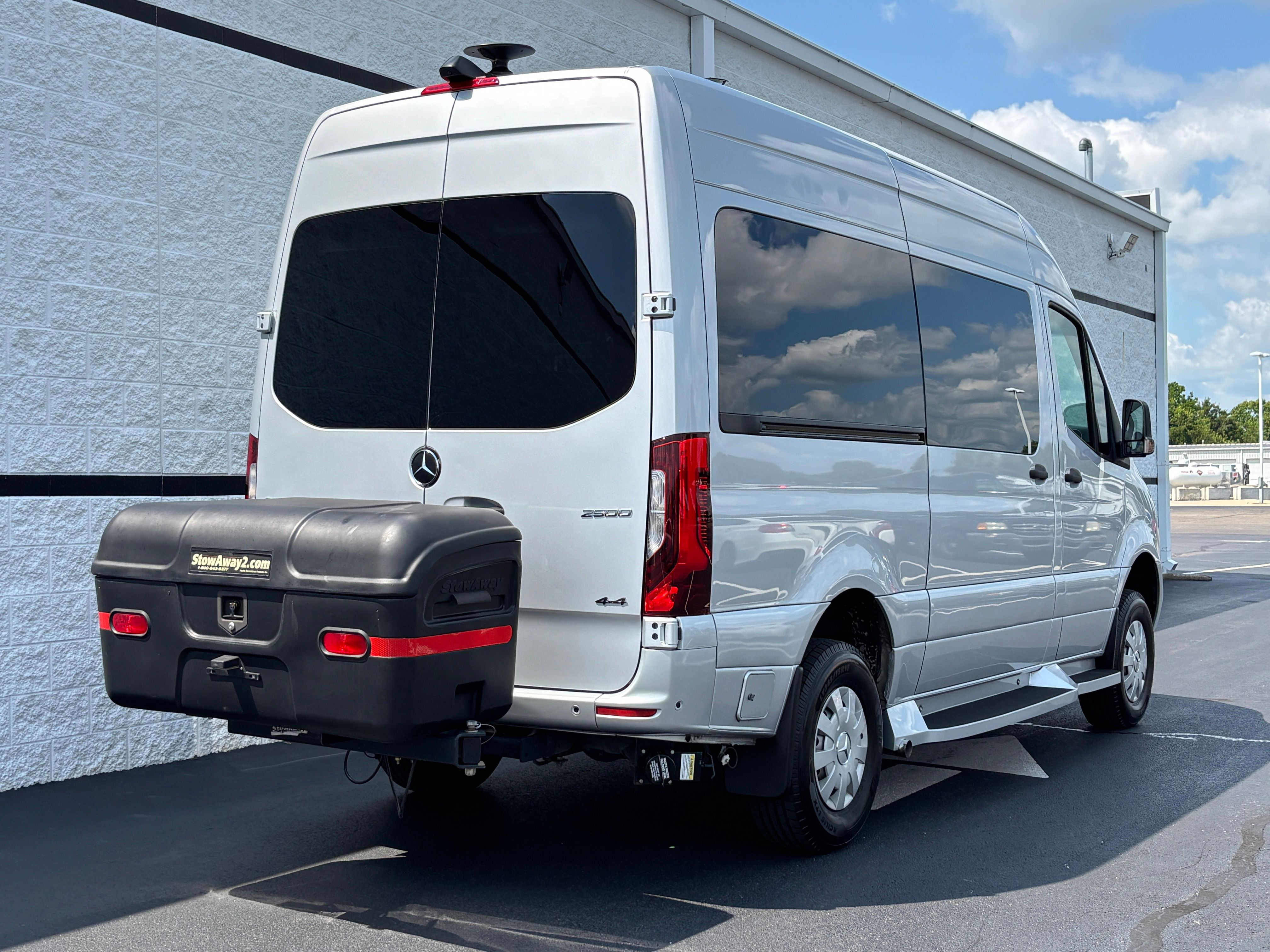 Used 2021 Silver Mercedes-Benz Midwest Luxe Cruiser image 10