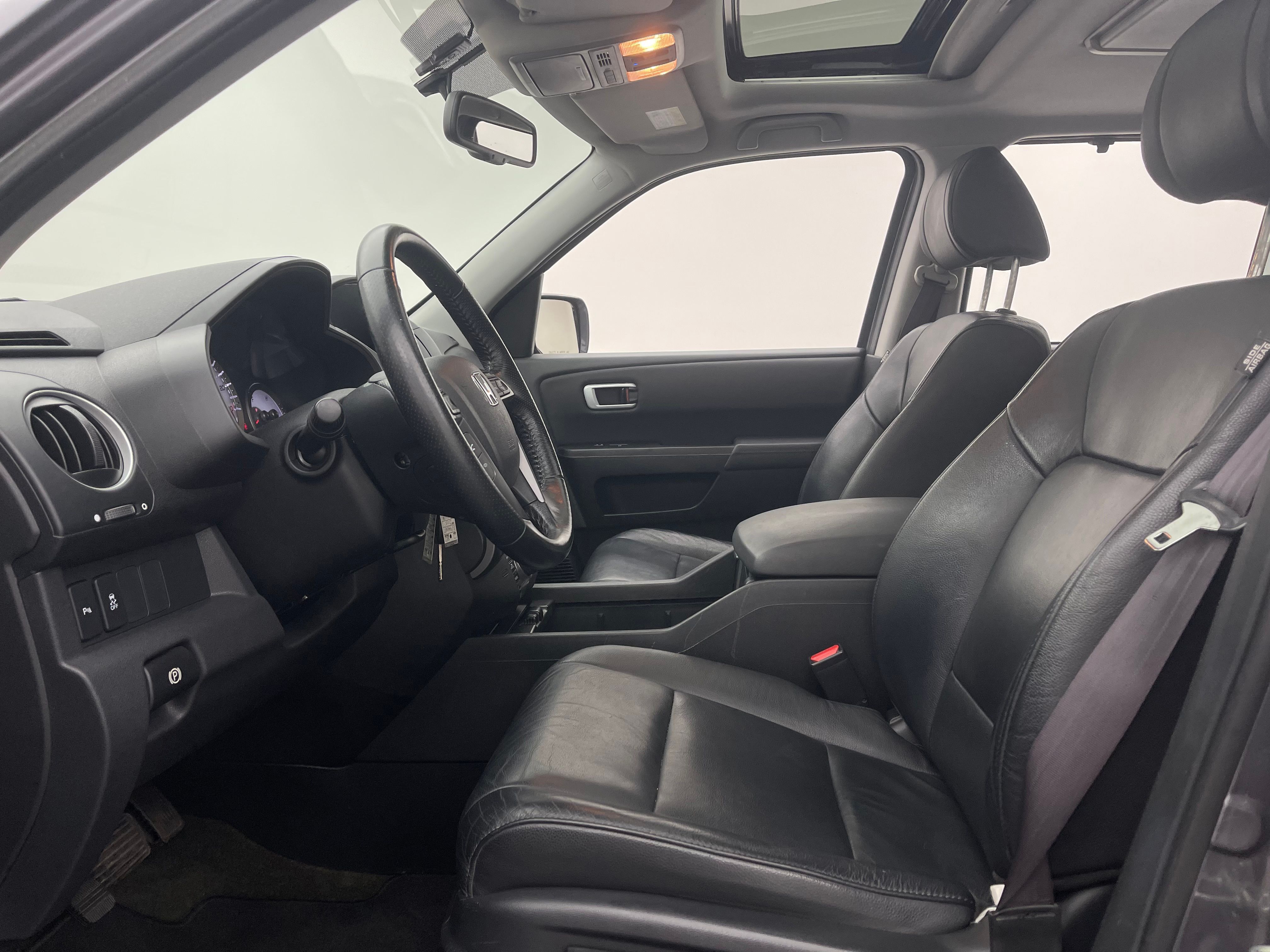 Used 2015 Modern Steel Metallic Honda Touring image 19