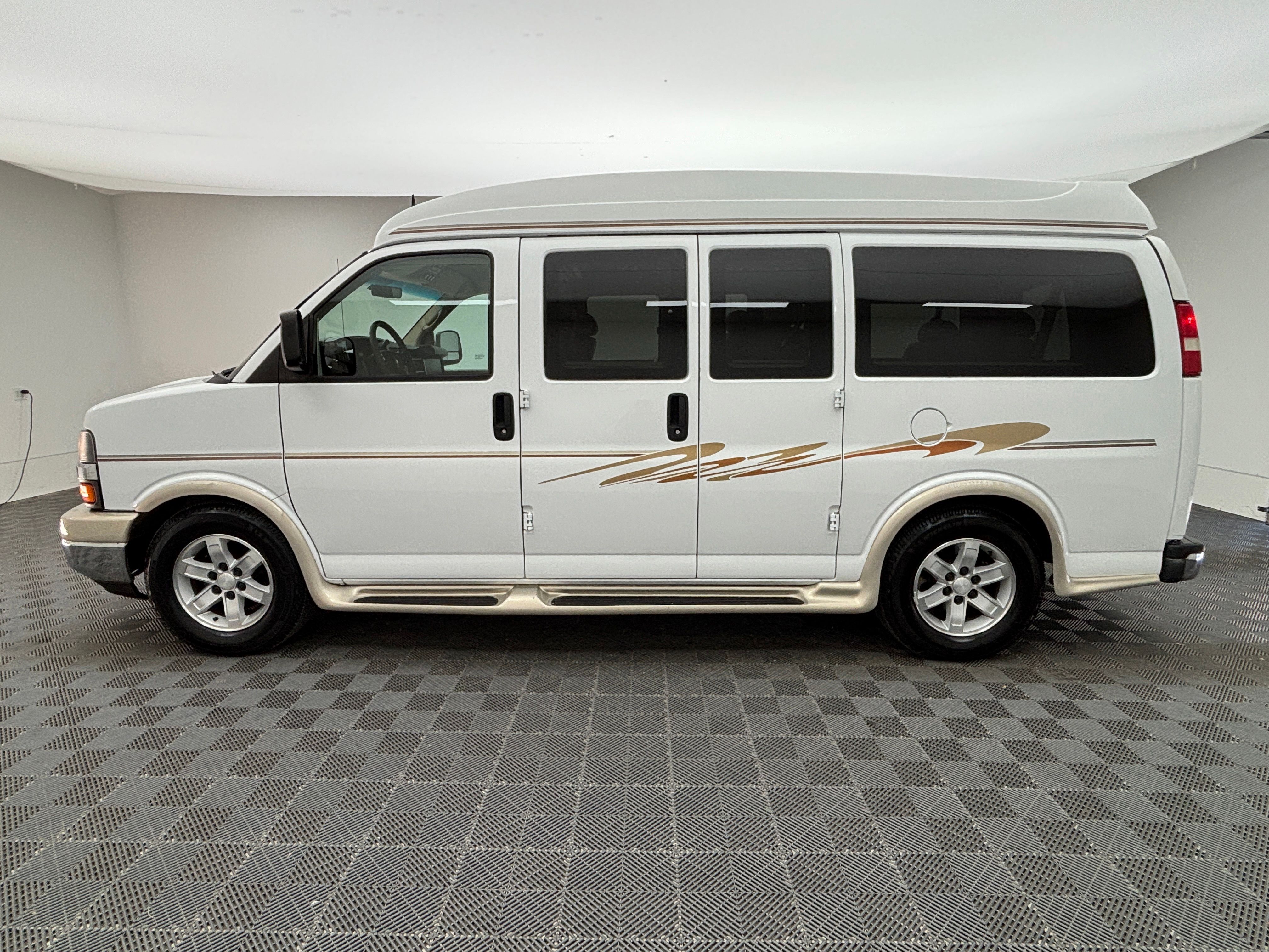 Used 2012 Summit White Chevrolet Rocky Ridge image 12
