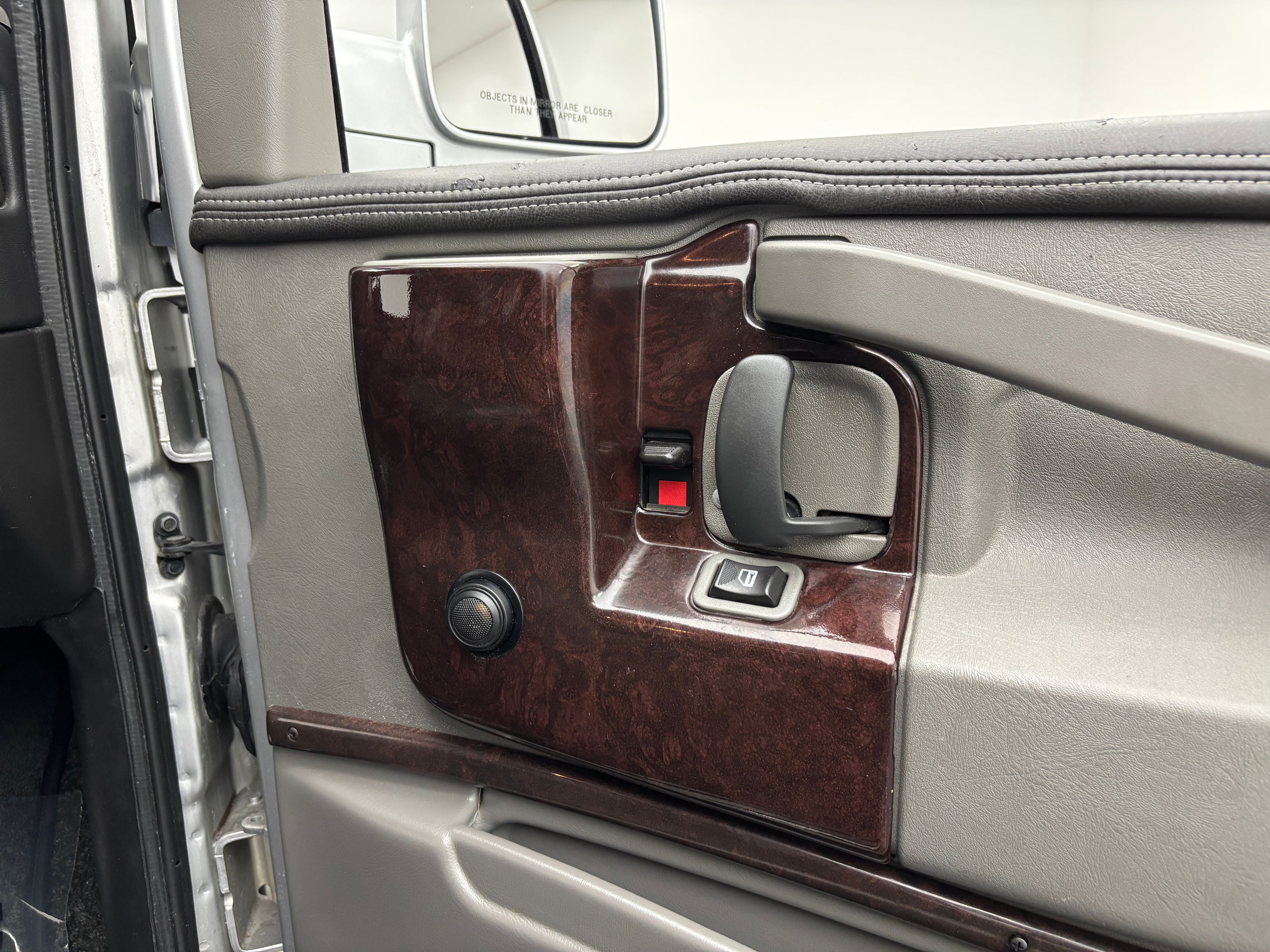 Used 2017 Silver Ice Metallic Chevrolet Explorer Limited SE image 23