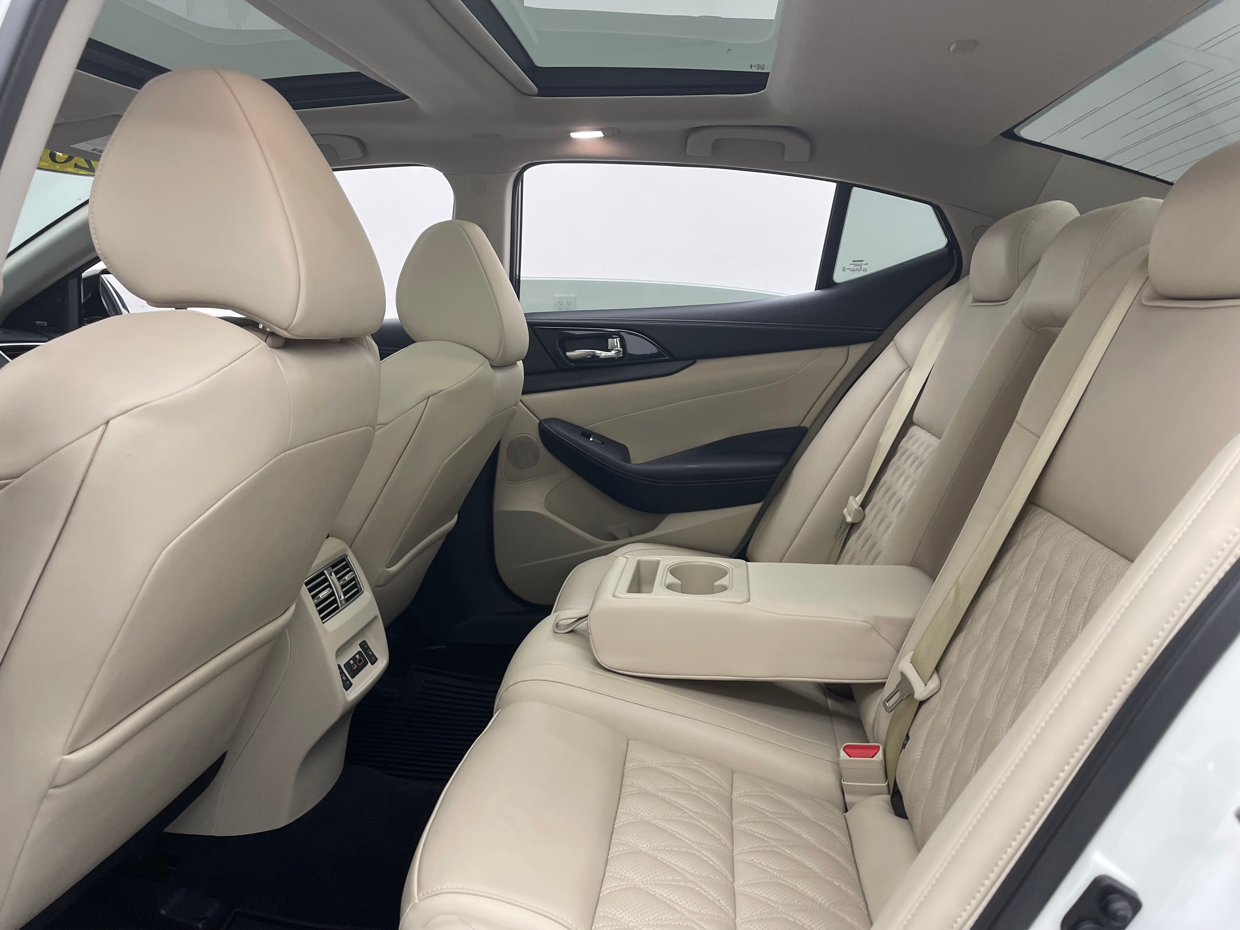 Used 2023 Pearl White Tricoat Nissan Platinum image 42
