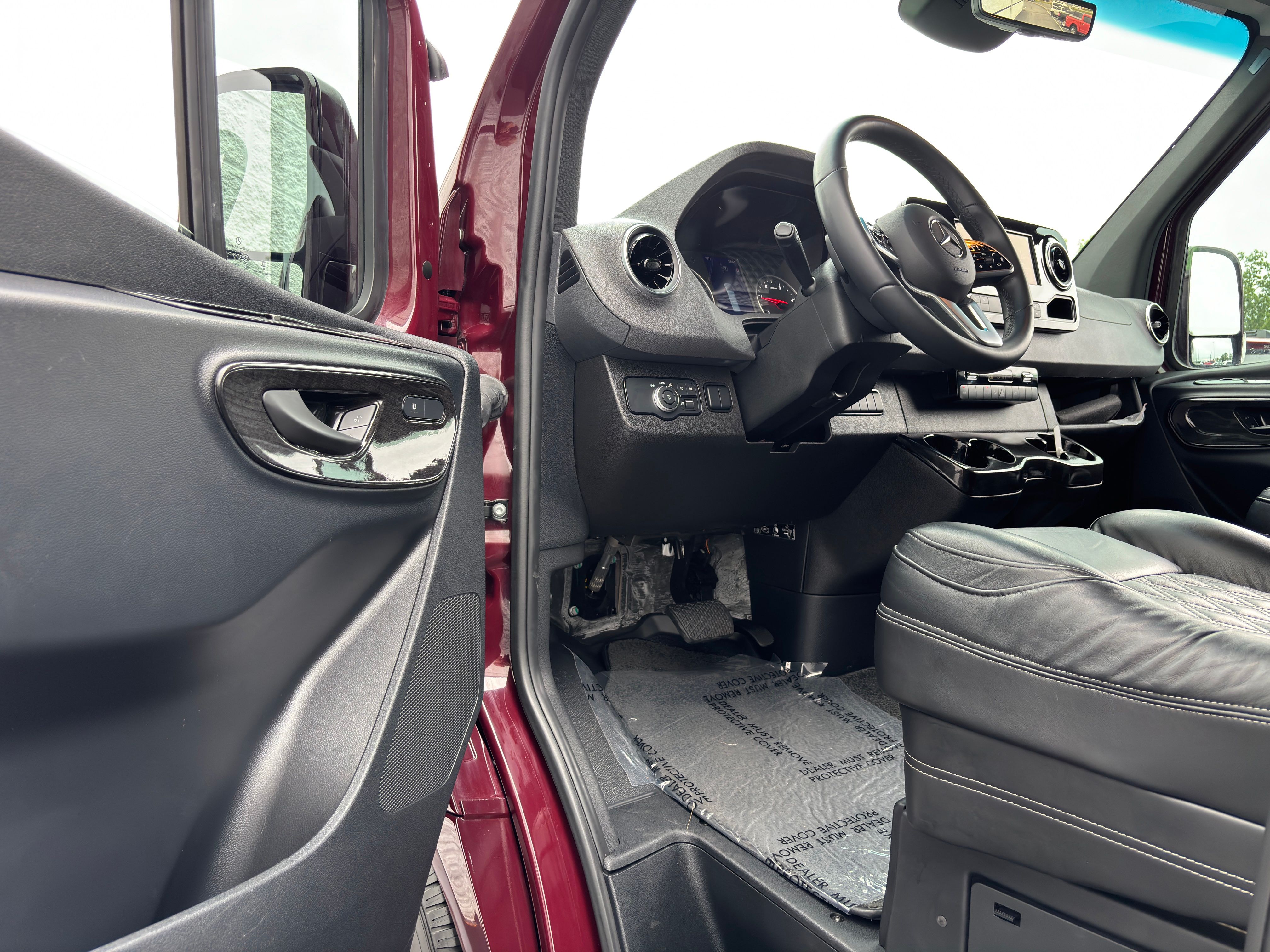 Used 2024 Maroon Mercedes-Benz Explorer Limited SE image 17