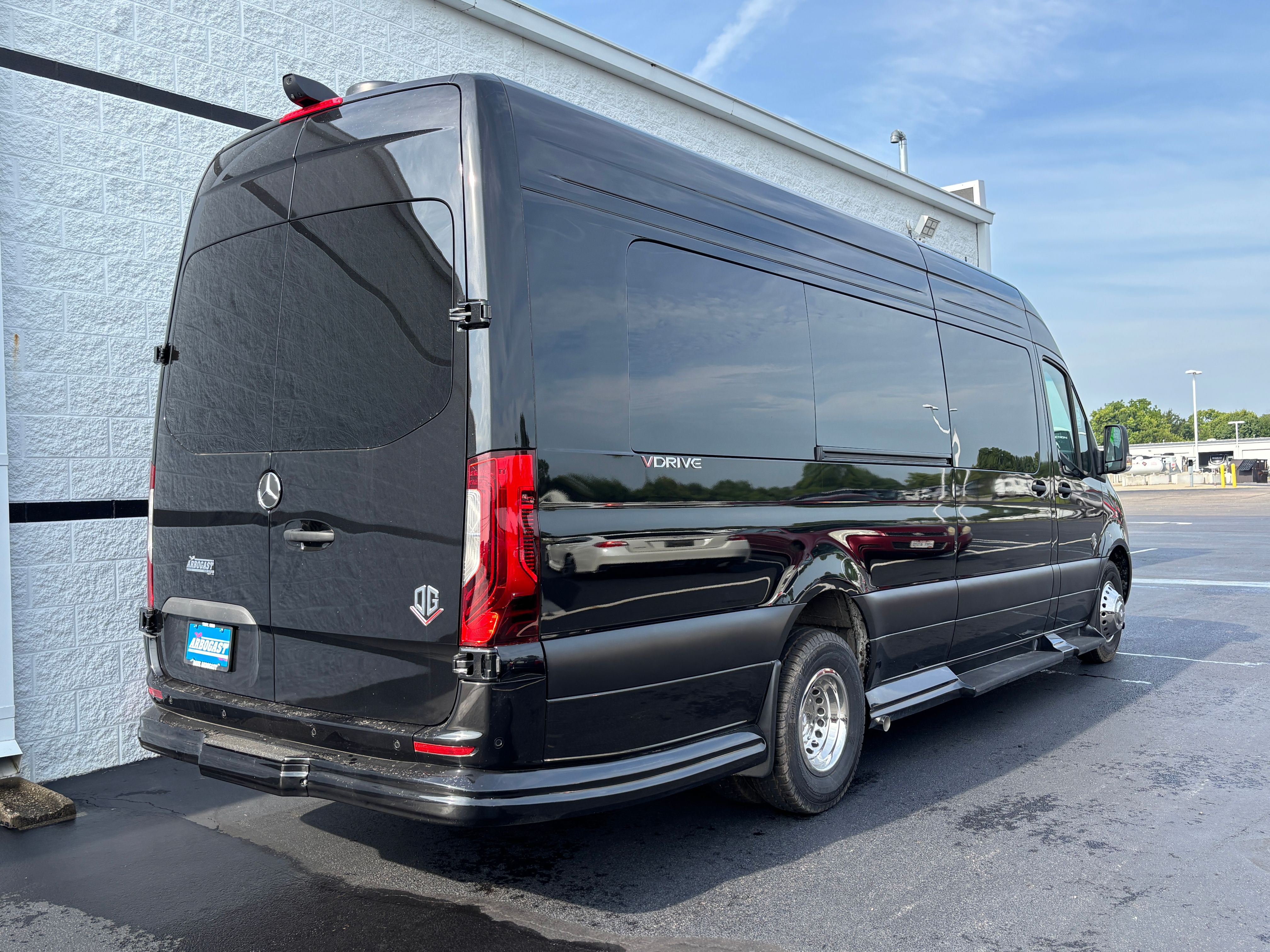 New 2027 Black Mercedes-Benz Discovery Executive image 8
