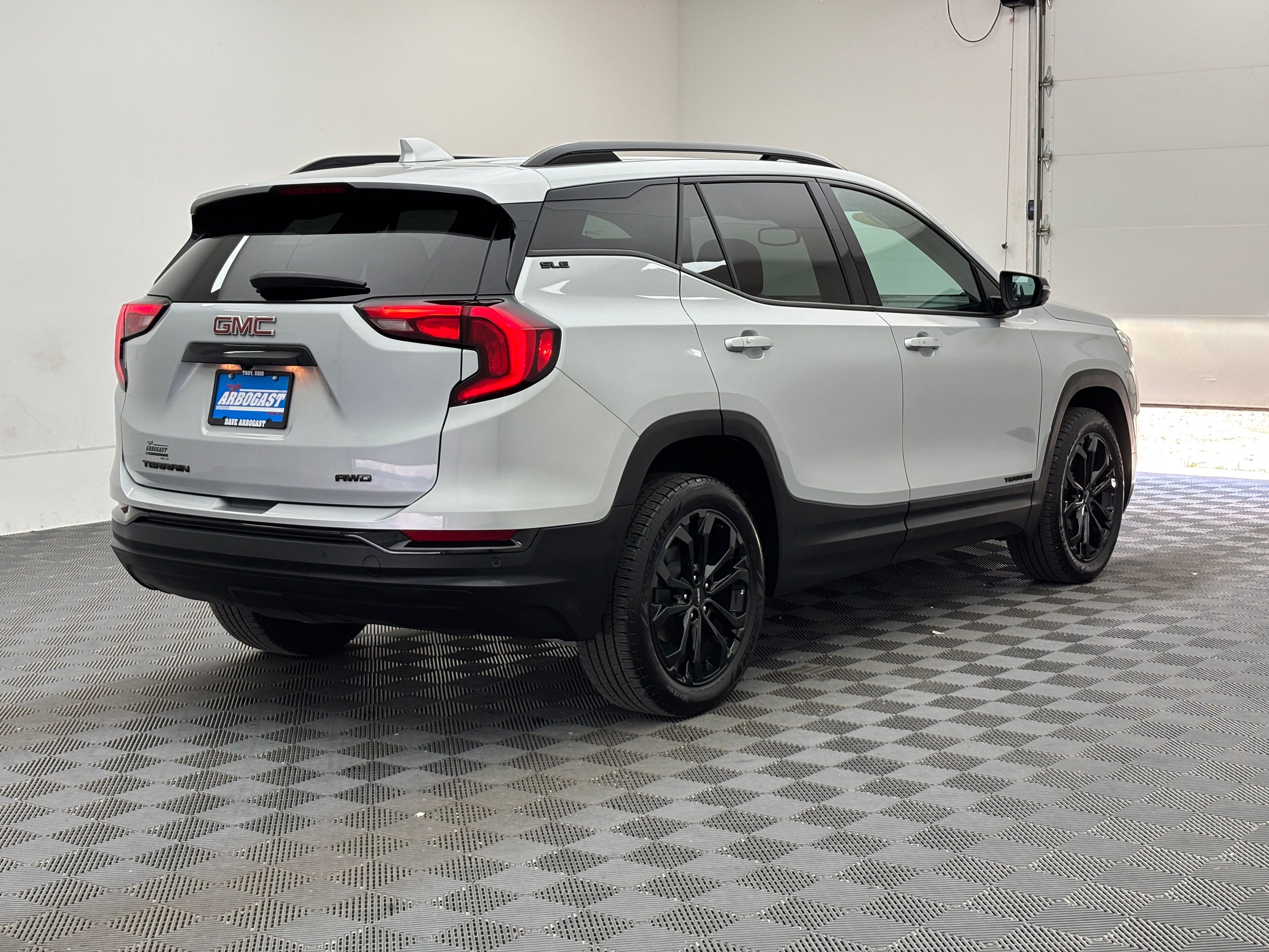 Used 2021 Quicksilver Metallic GMC SLE image 6