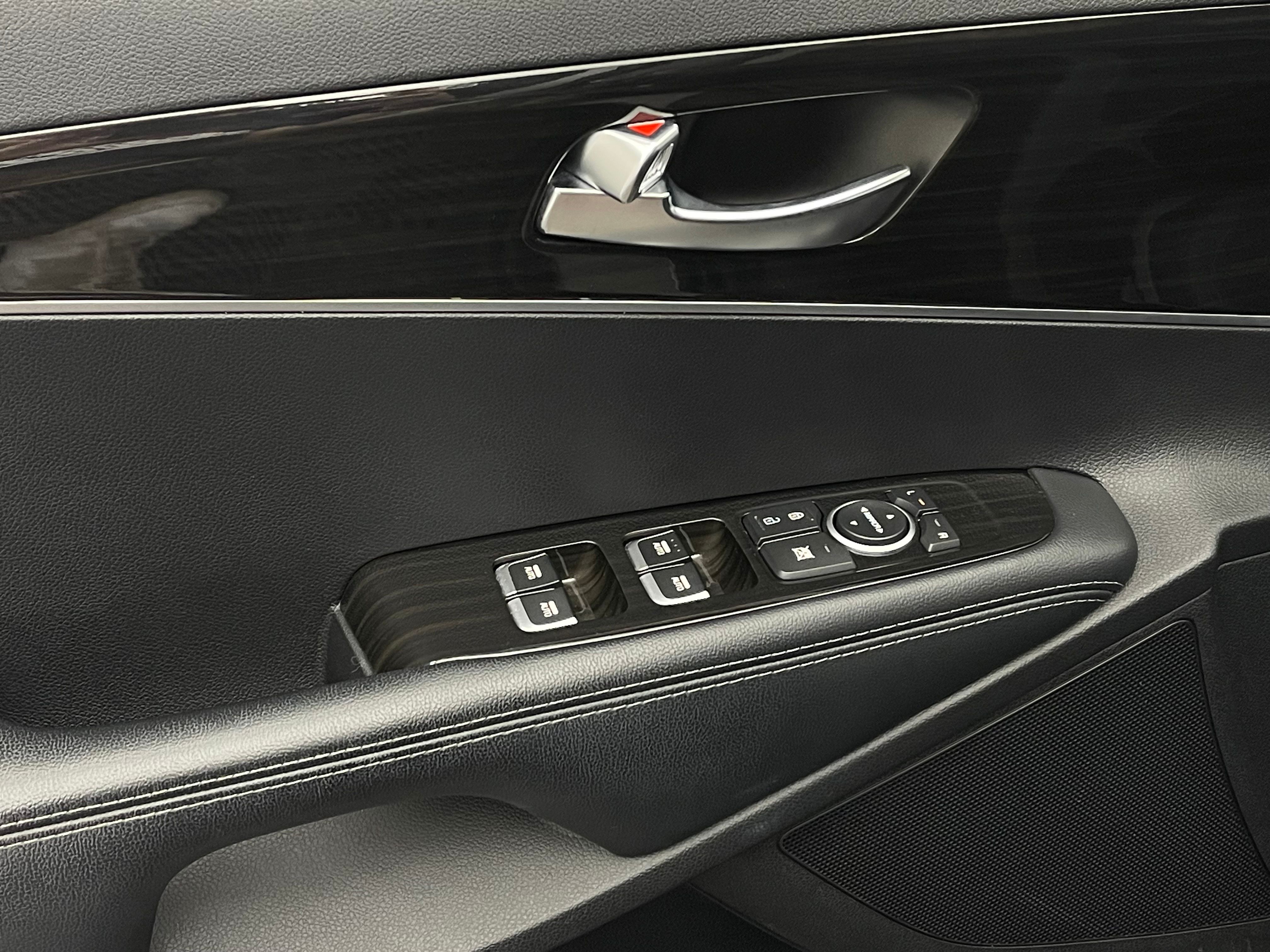 Used 2020 Ebony Black Kia LX image 14