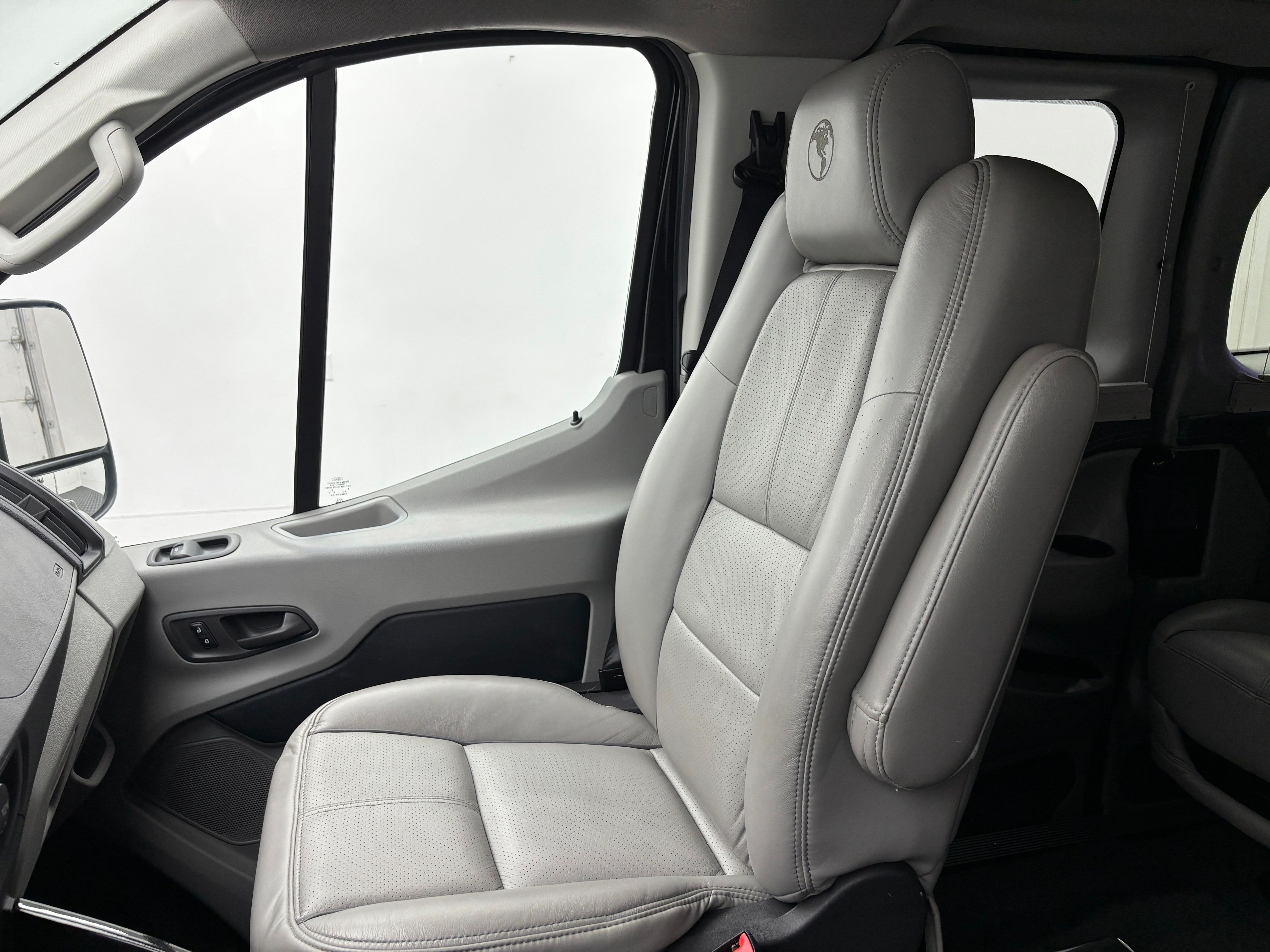 Used 2015 Tuxedo Black Metallic Ford Explorer Limited SE image 35