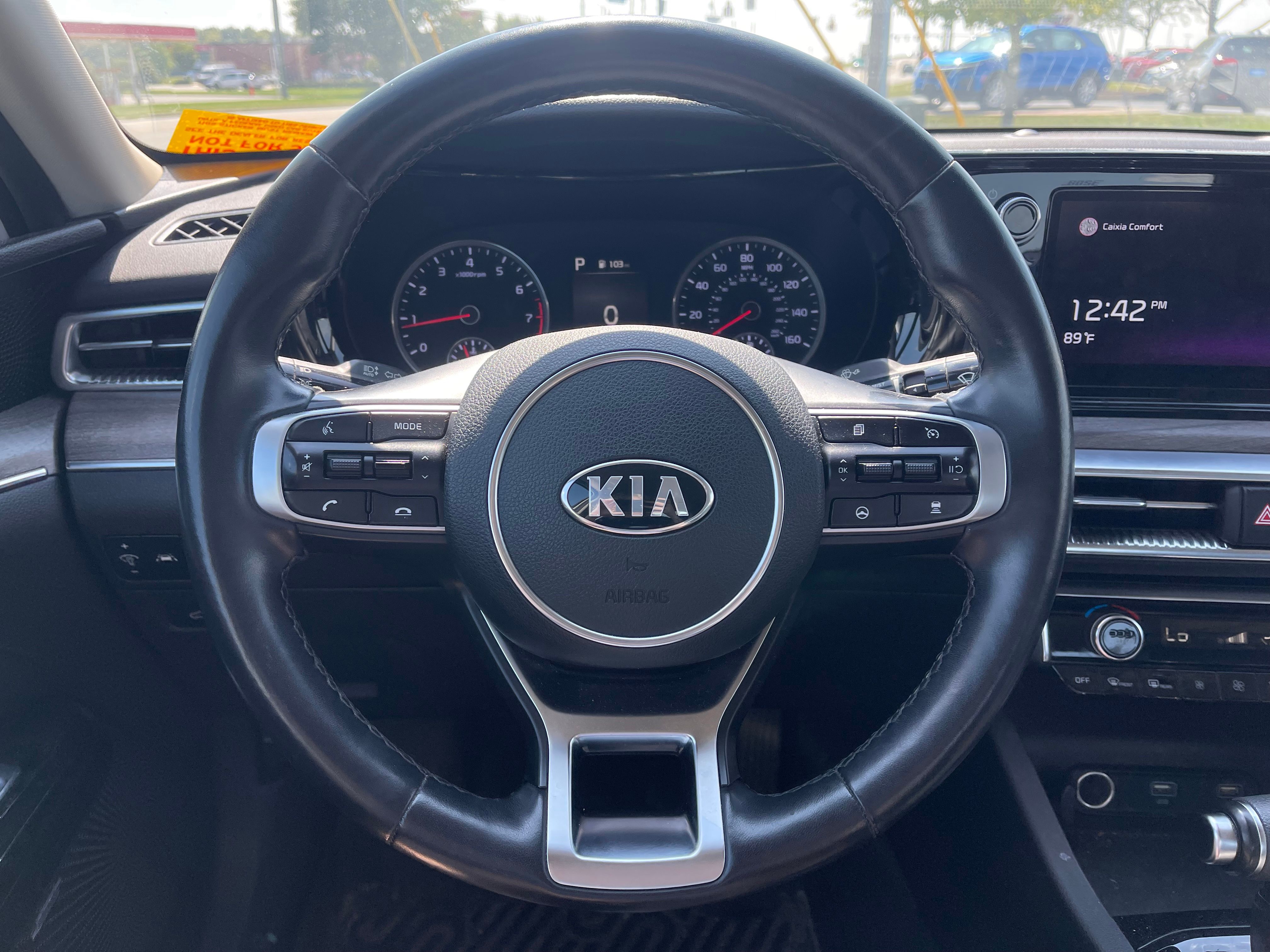 Used 2021 White Pearl Kia EX image 10