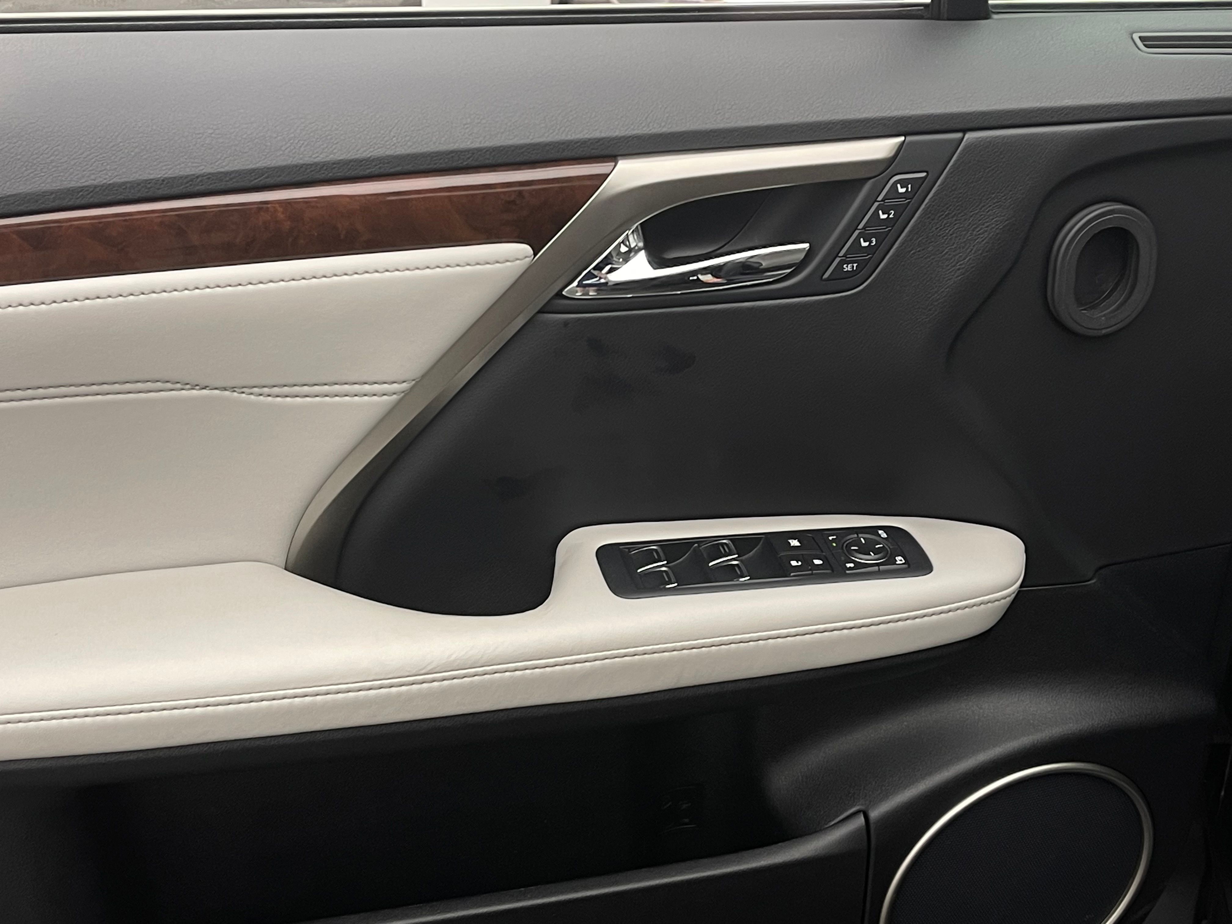 Used 2016 Obsidian Lexus 350 image 17