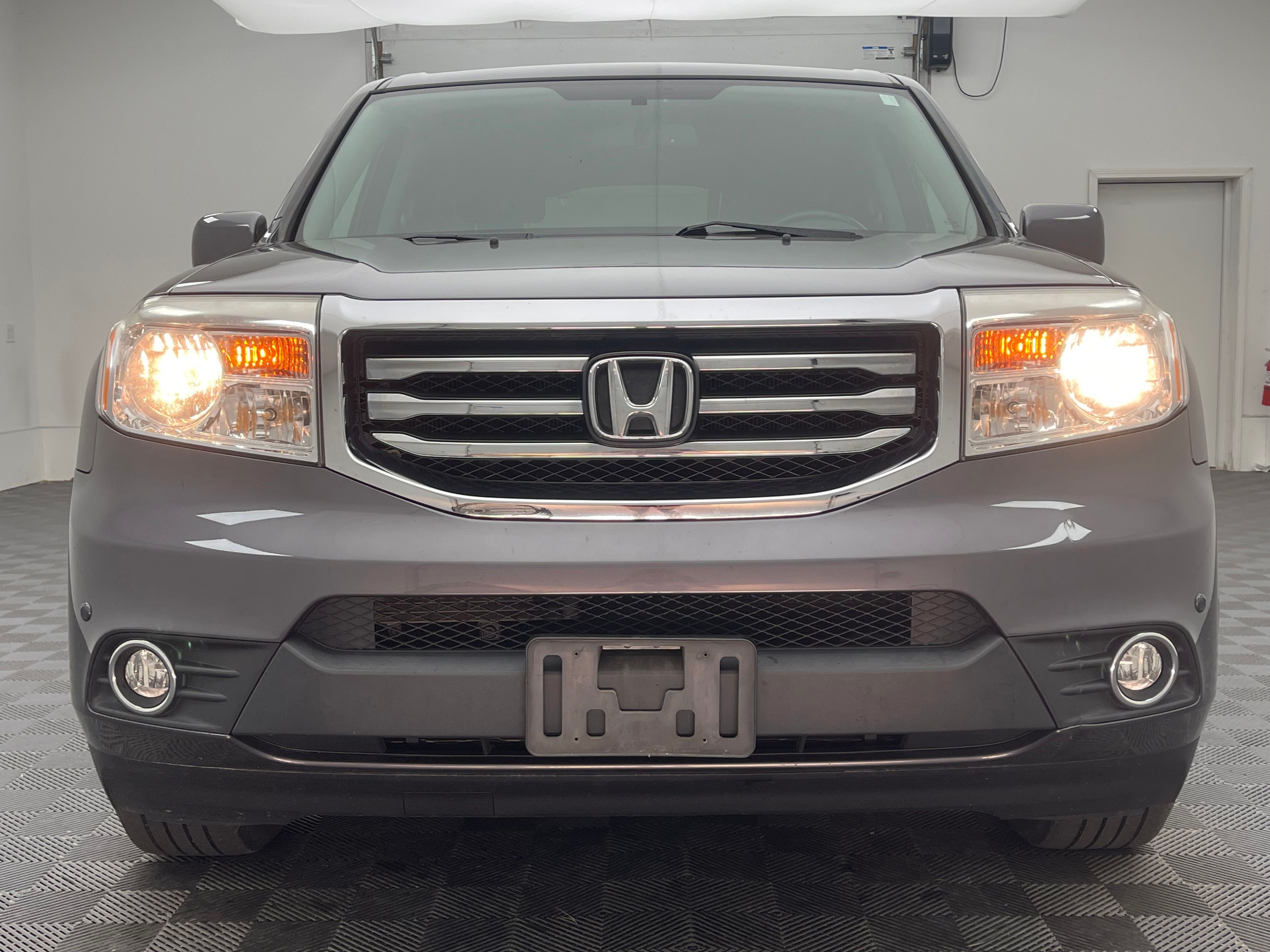 Used 2015 Modern Steel Metallic Honda Touring image 15