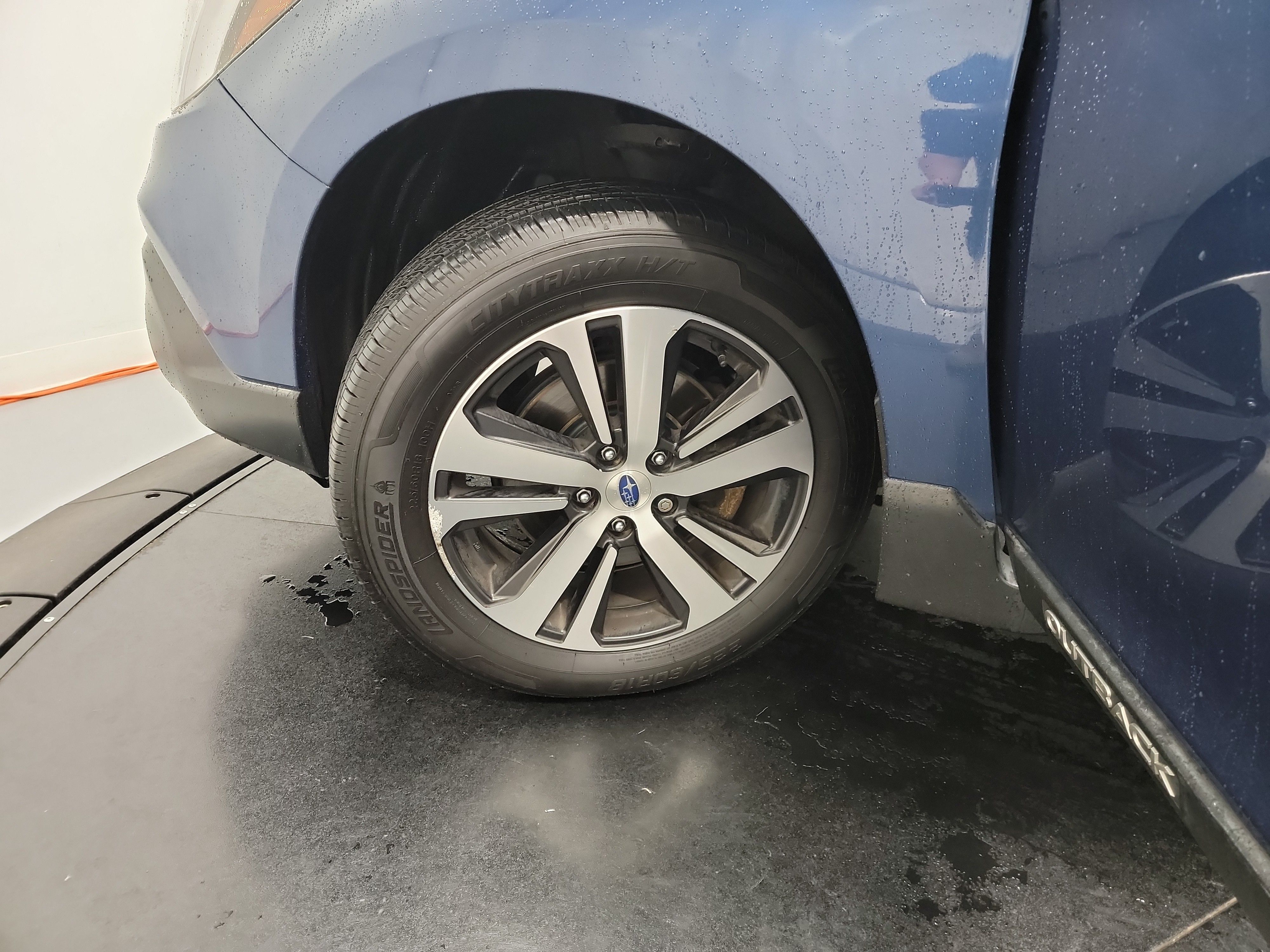 2019 Subaru Outback 2.5i photo
