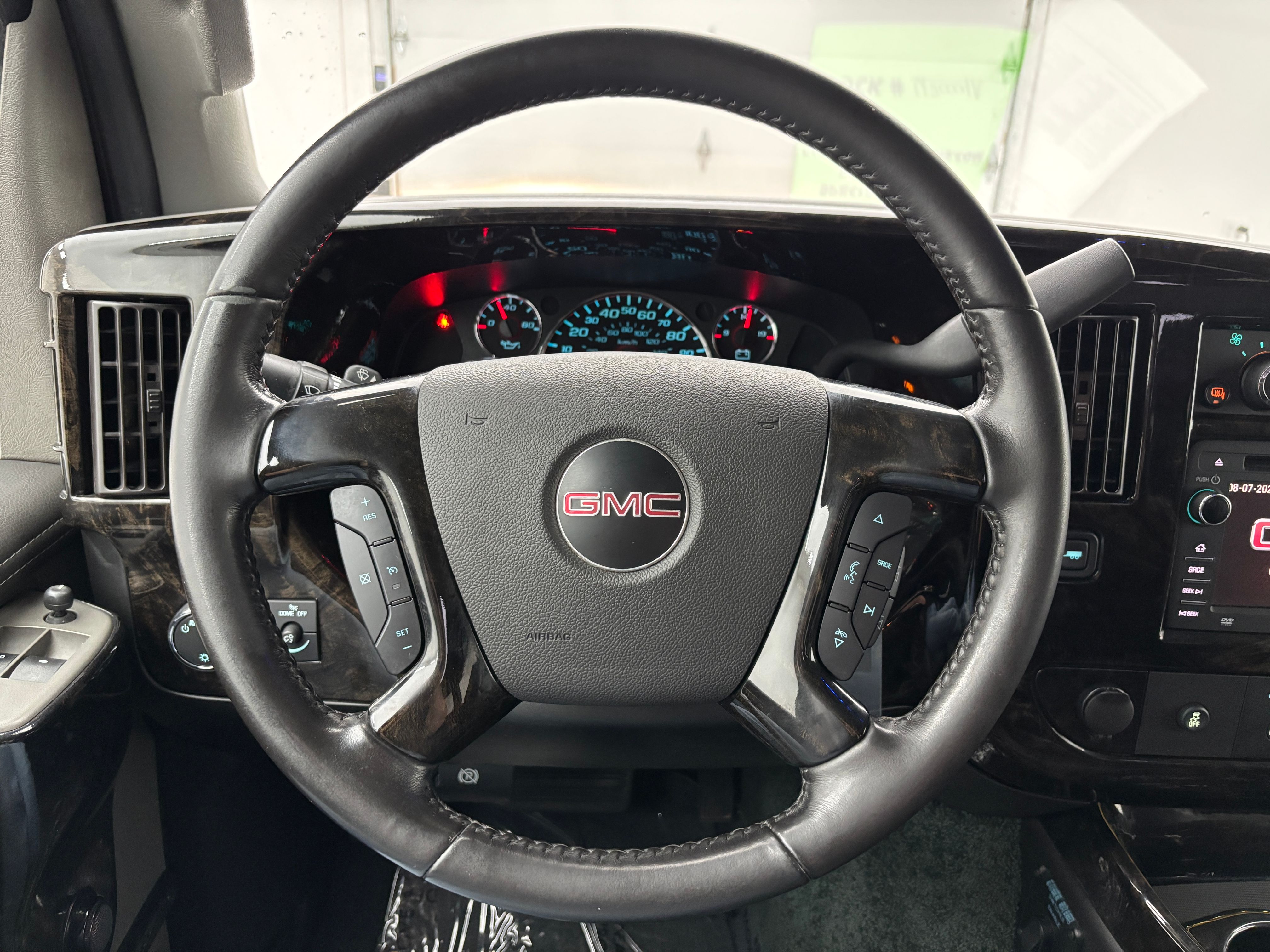 Used 2020 Onyx Black GMC Explorer Limited SE image 28