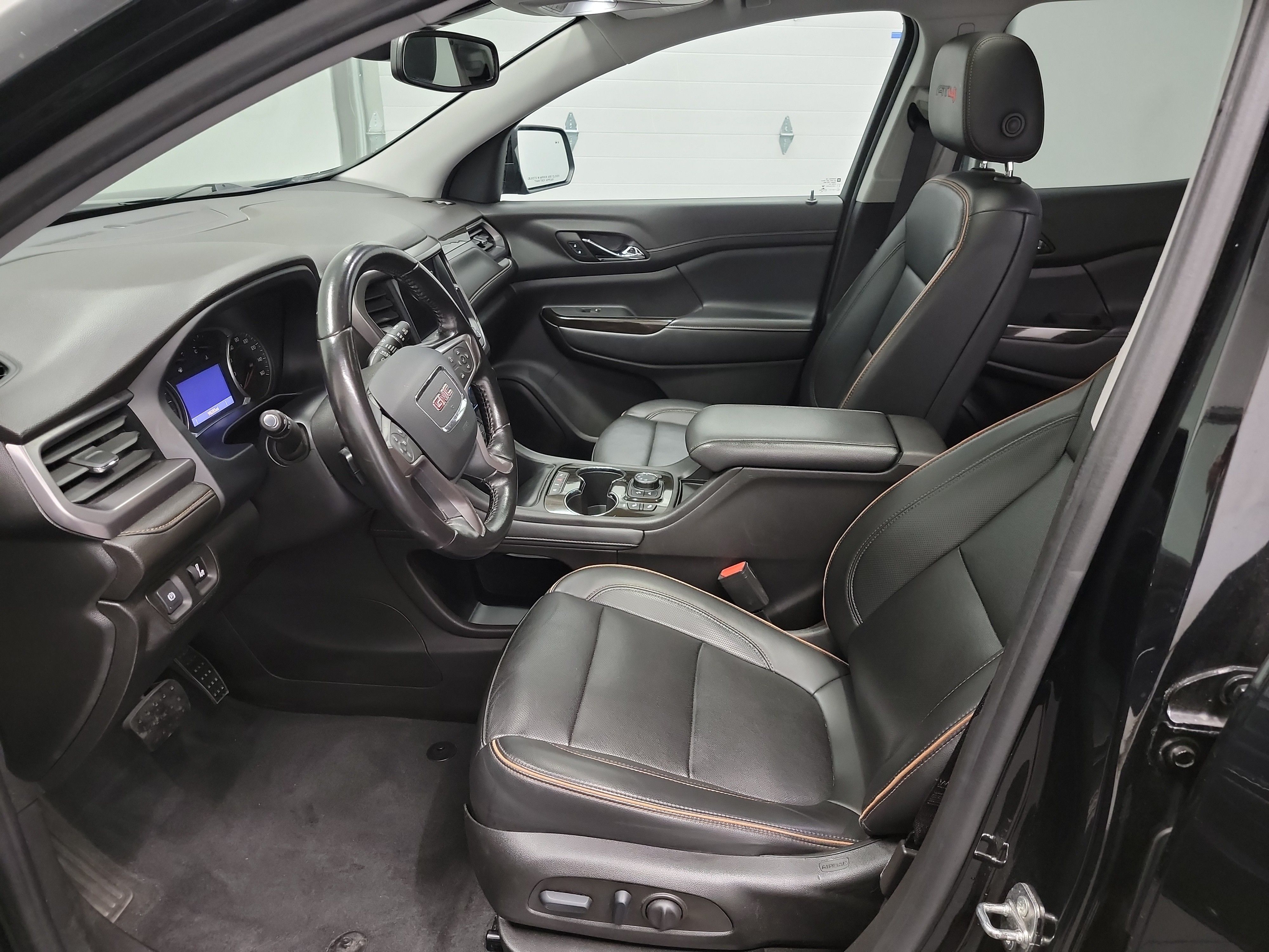 2022 GMC Acadia AT4 photo
