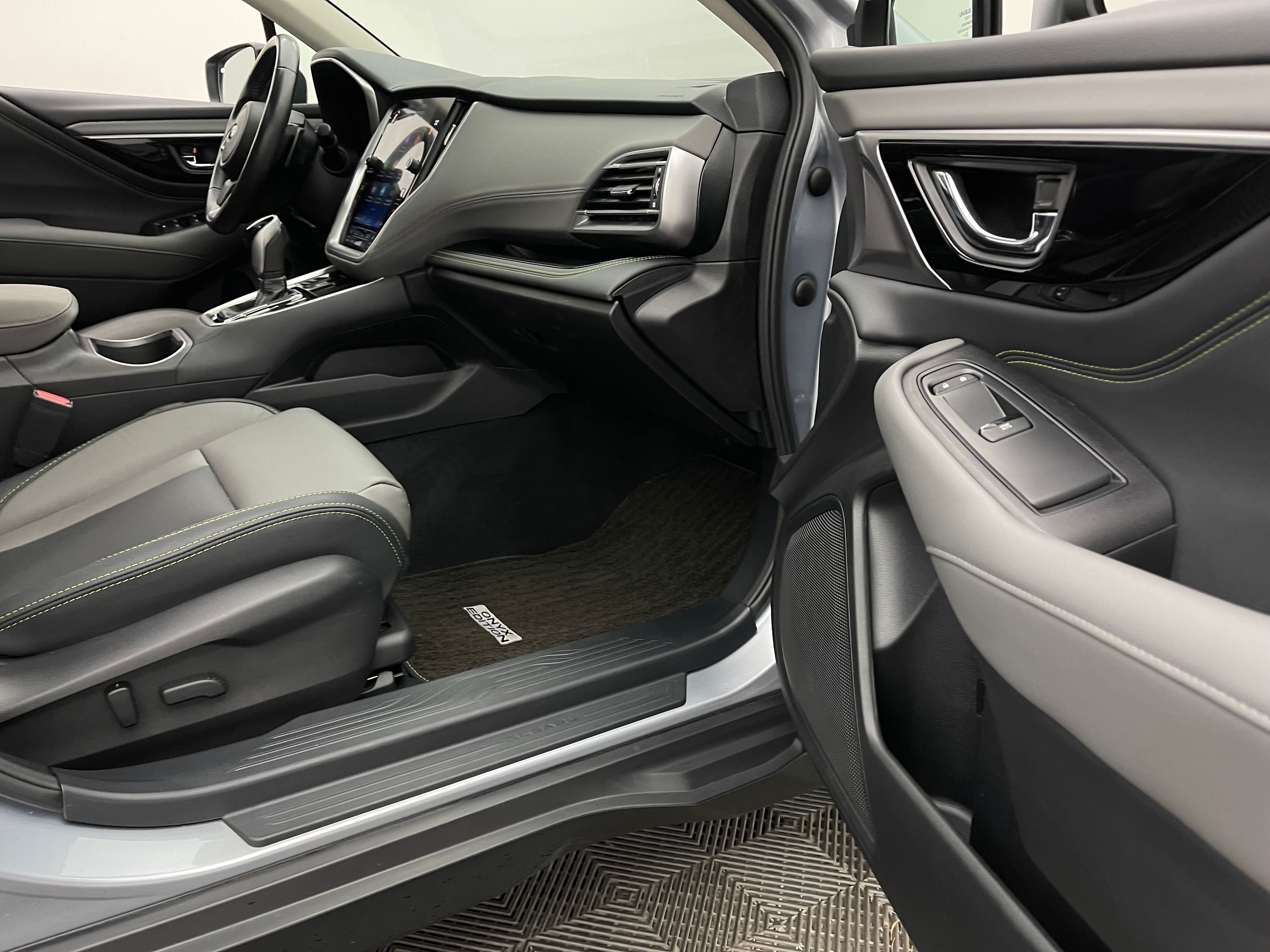 Used 2023 Ice Silver Metallic Subaru Onyx Edition XT image 35