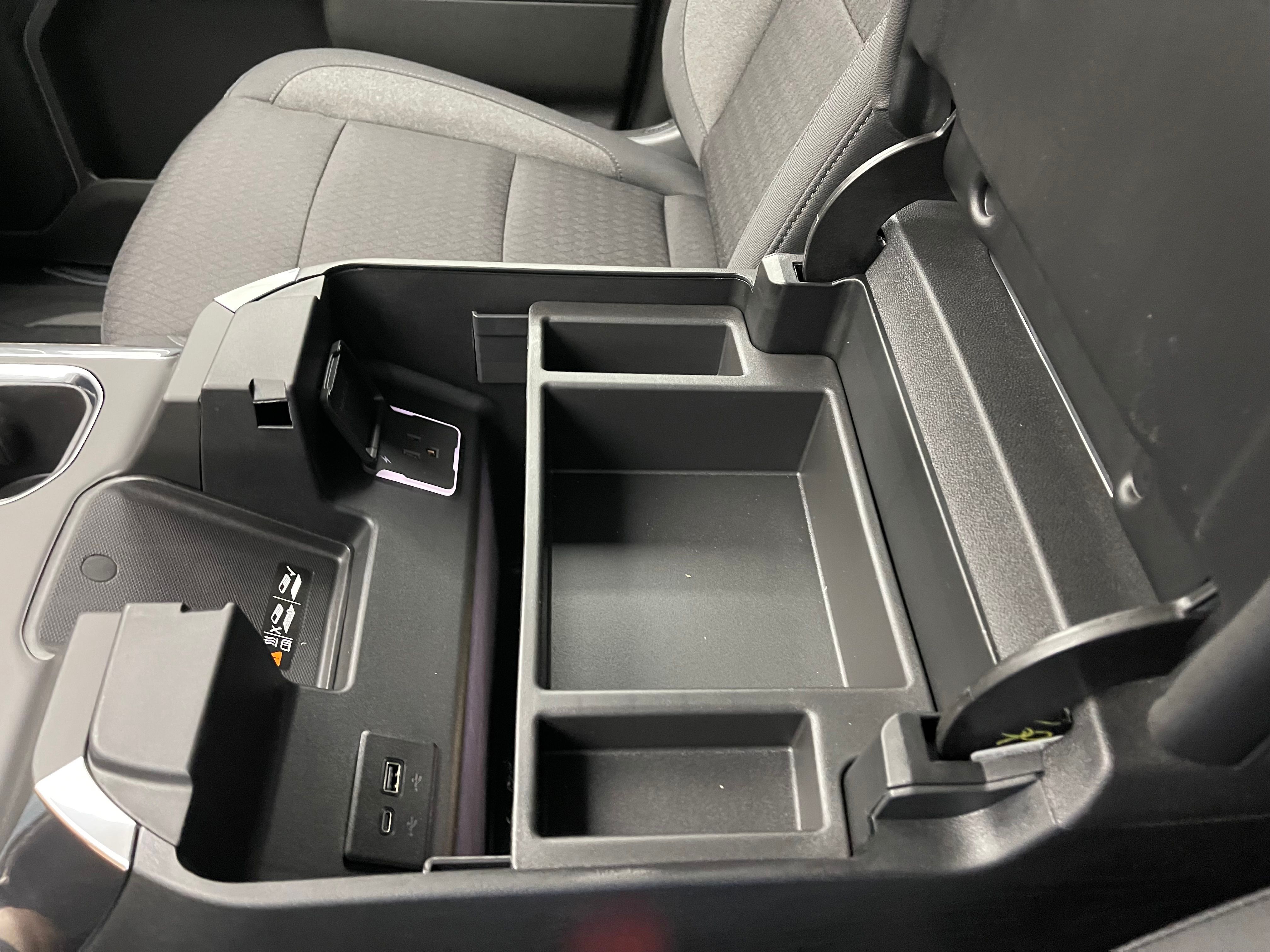New 2026 Summit White GMC Elevation image 29