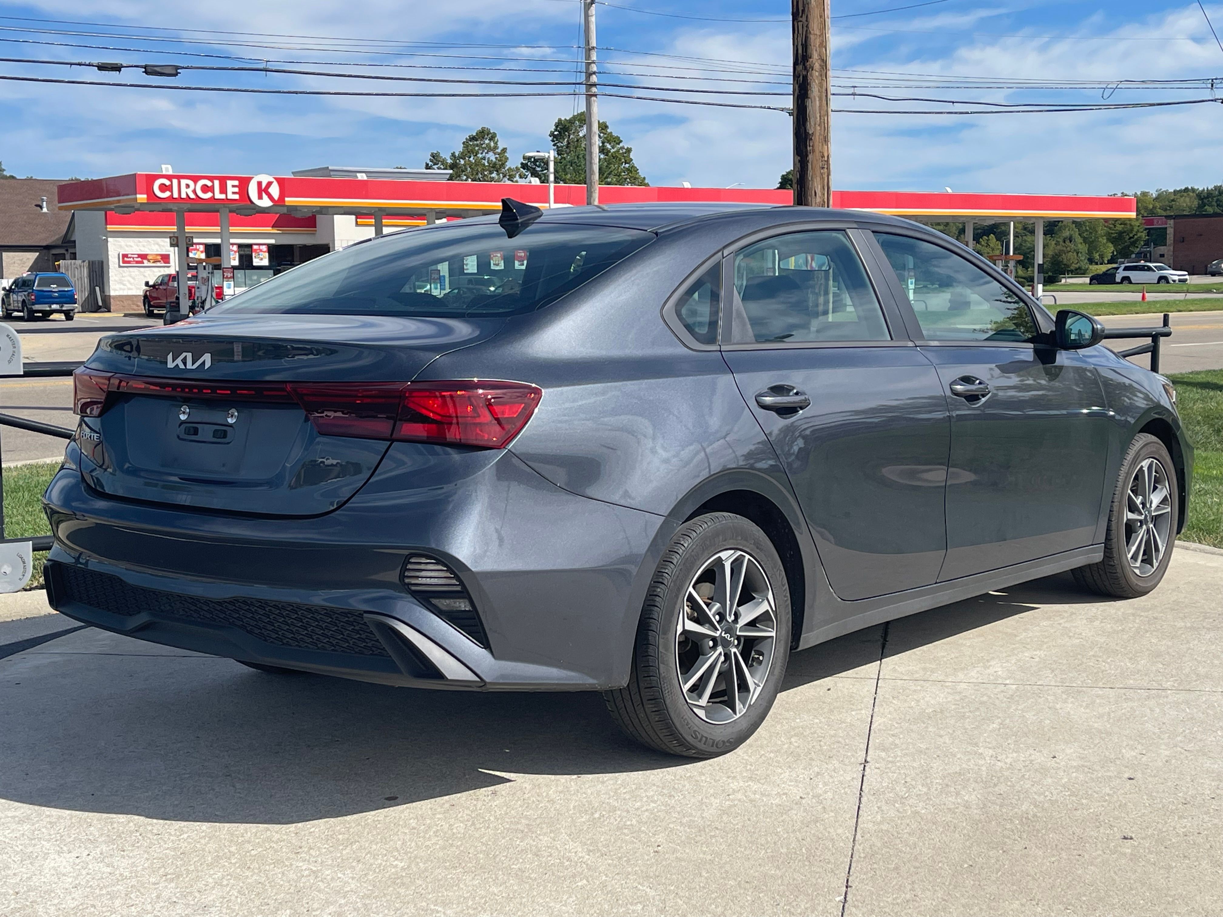 Used 2024 Gravity Gray Kia LXS image 7