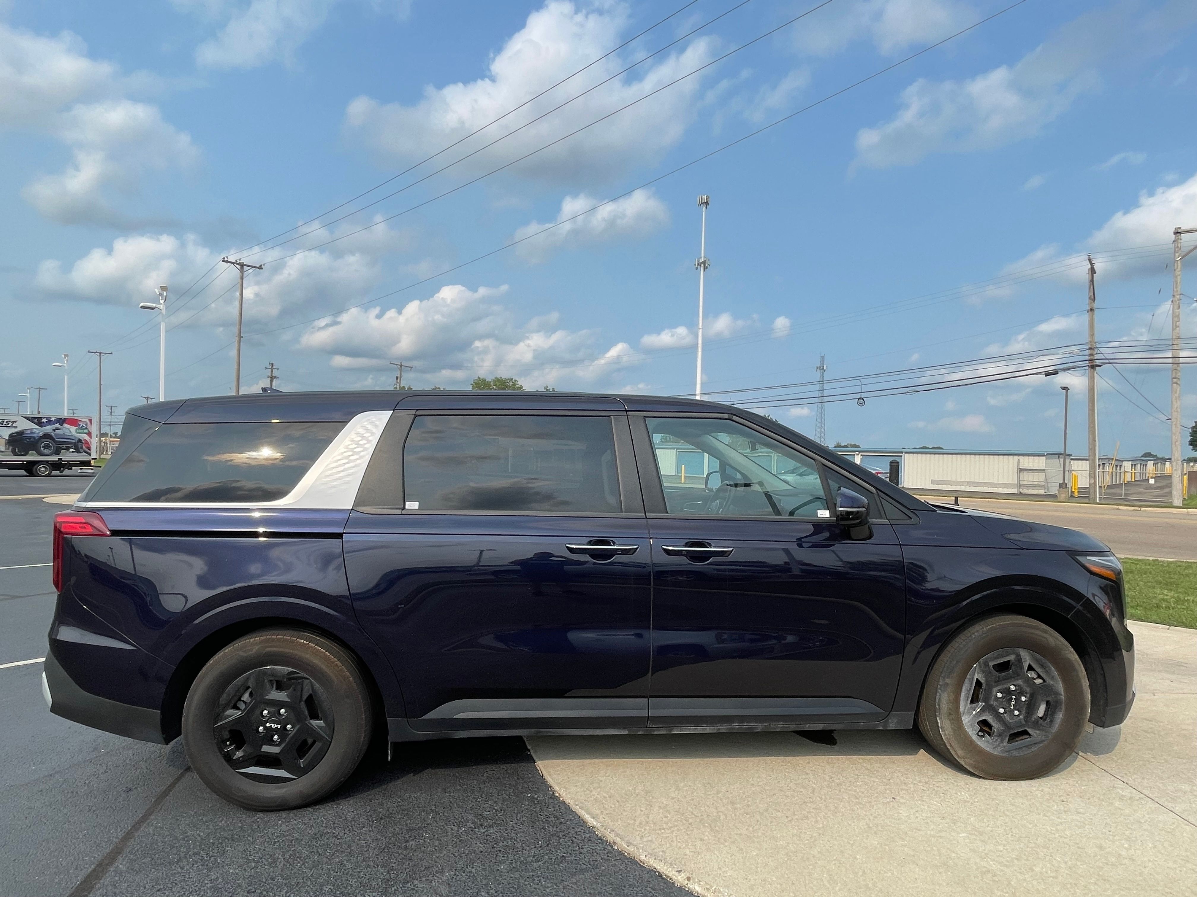Used 2025 Deep Chroma Blue Kia LXS image 8