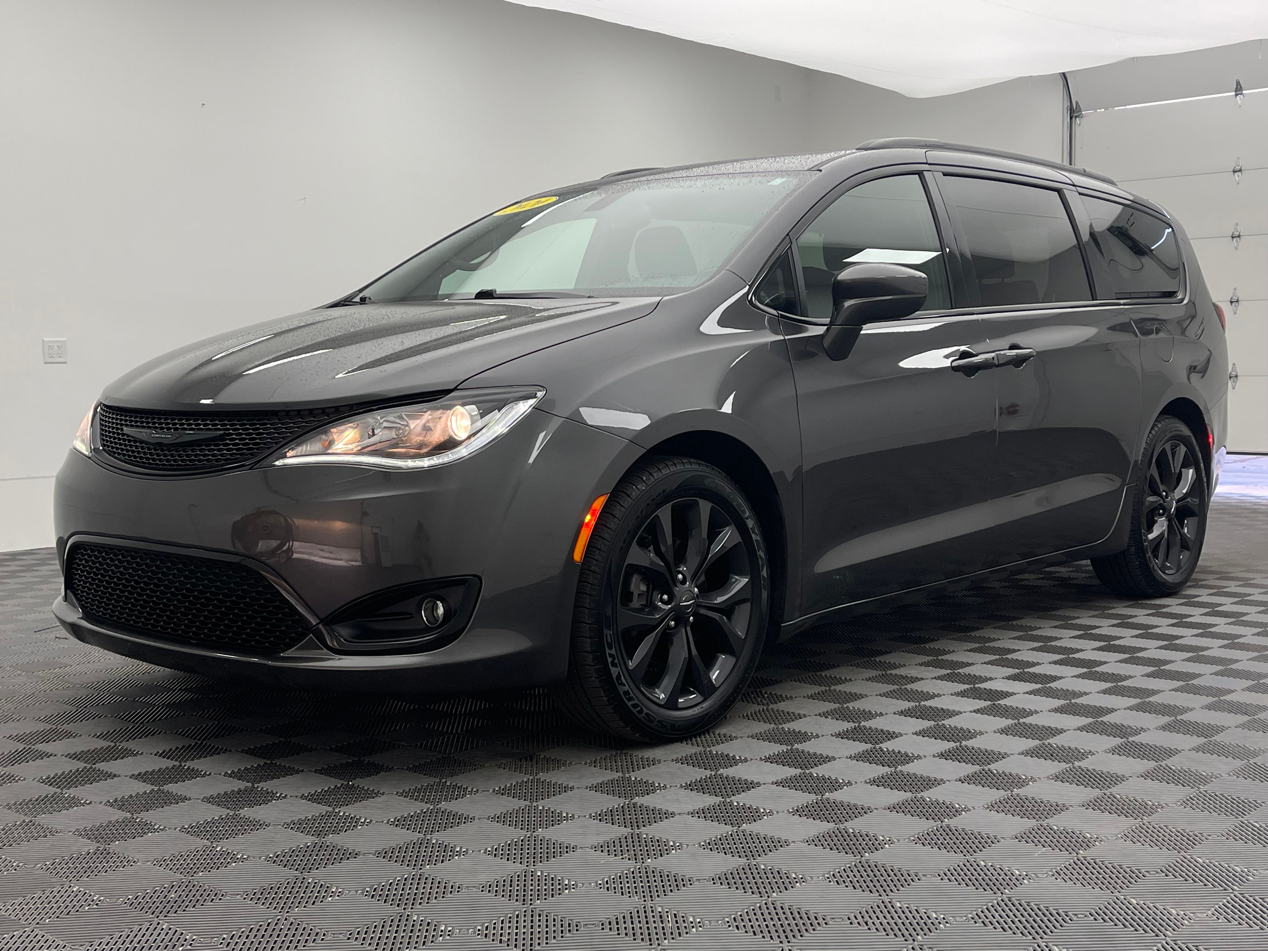Used 2020 Granite Crystal Metallic Clearcoat Chrysler Touring L Plus image 2