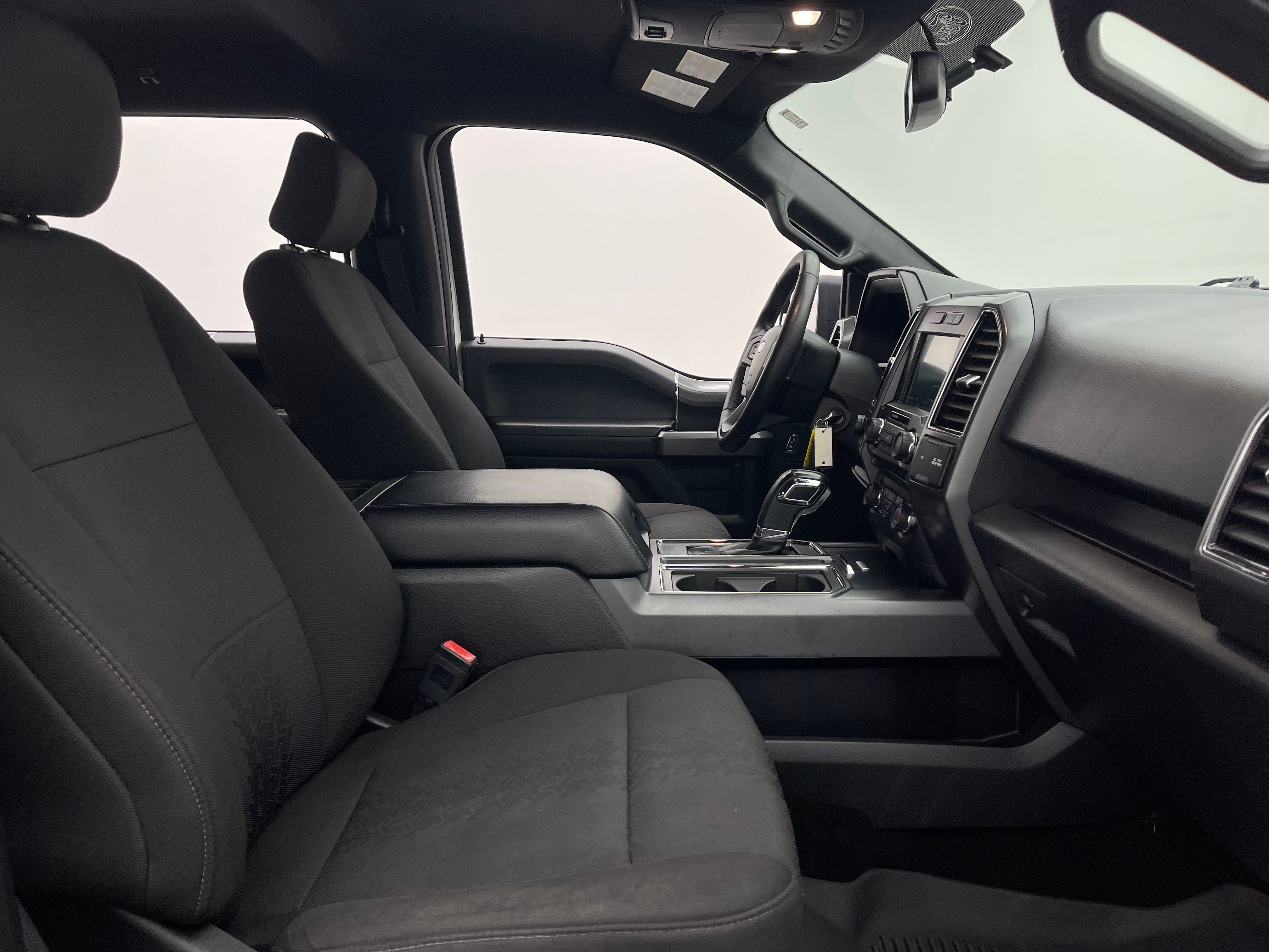 Used 2018 Oxford White Ford XLT image 27