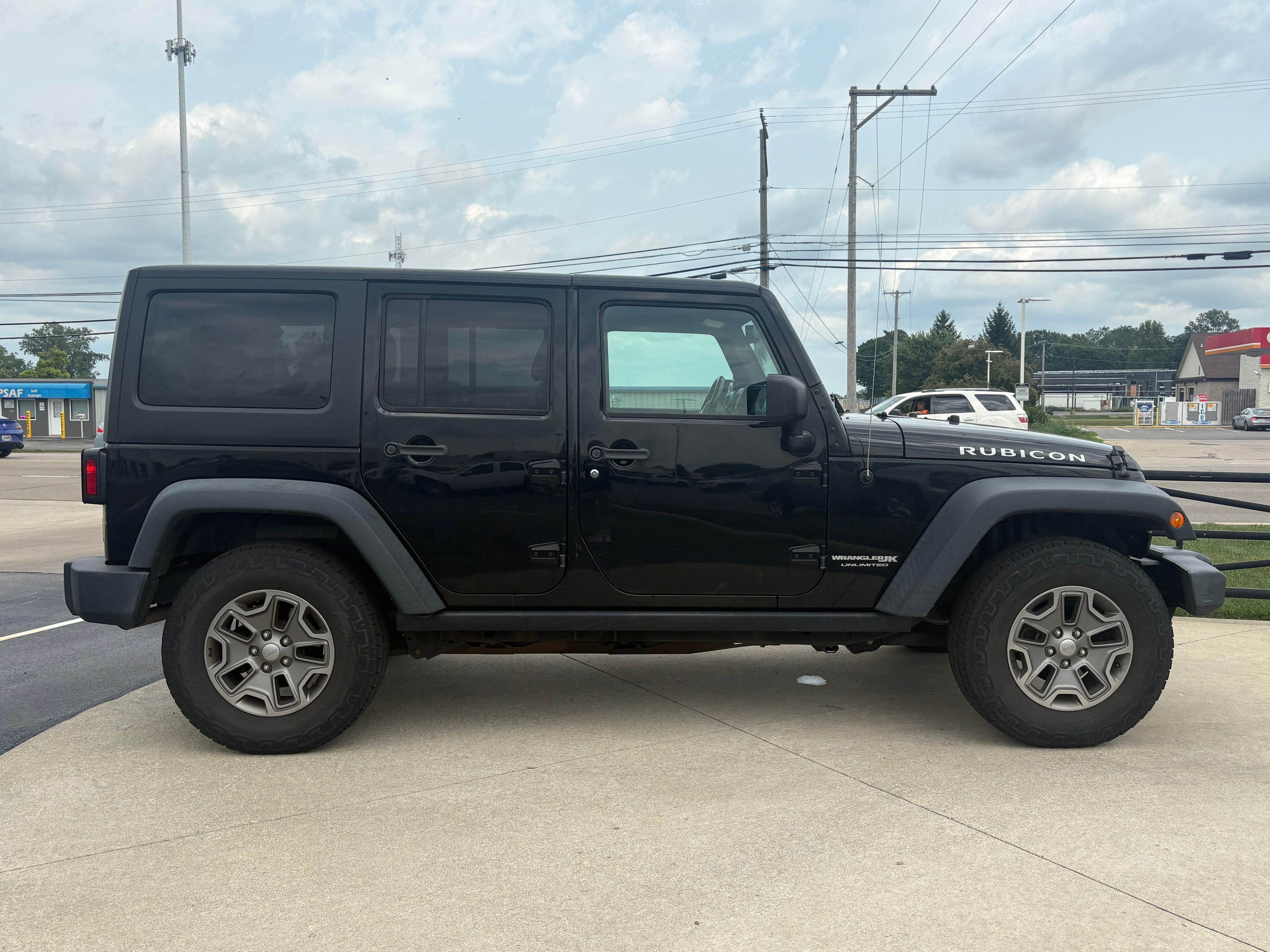 Used 2018  Jeep Unlimited Rubicon image 8