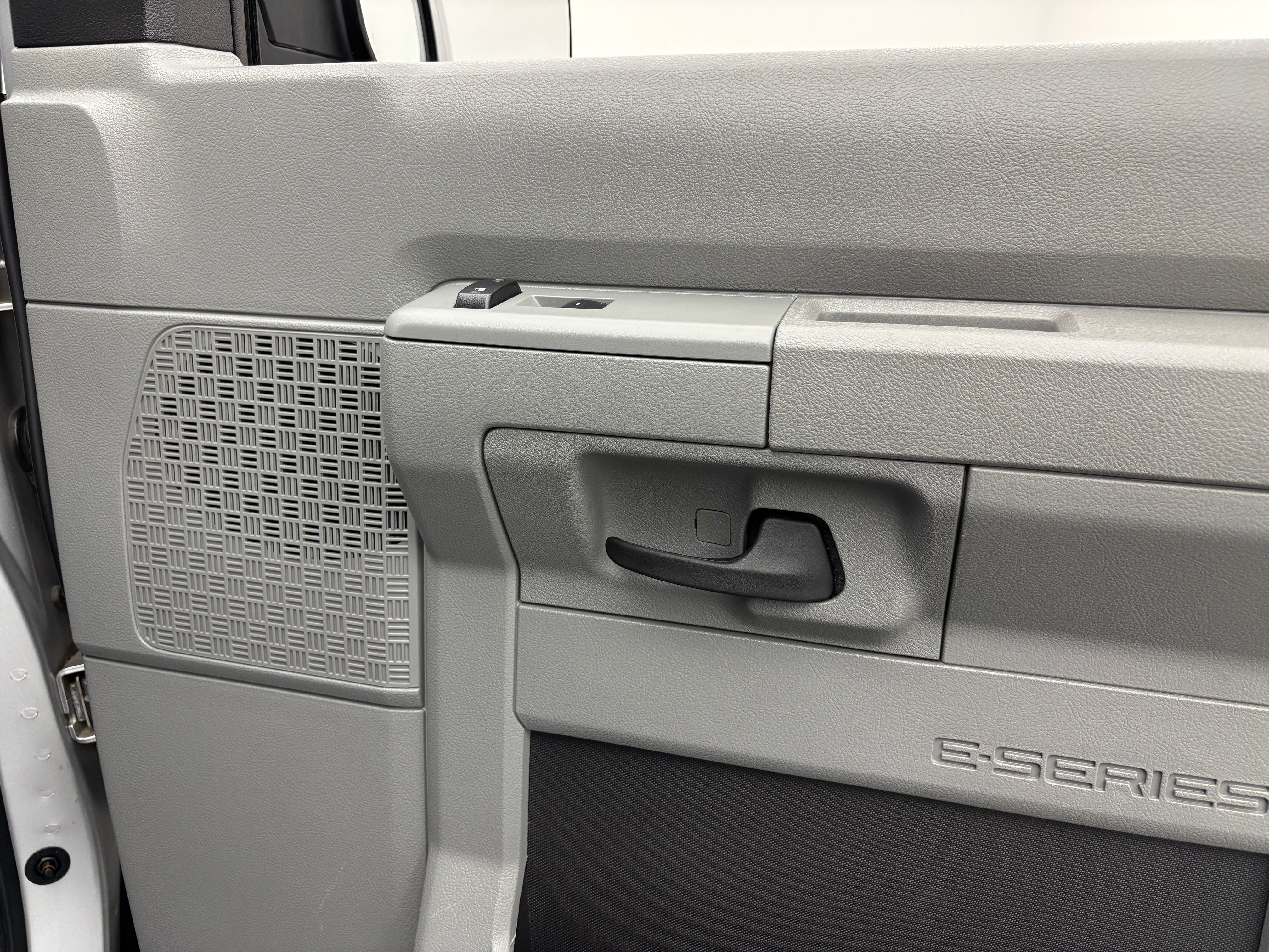 Used 2013 Ingot Silver Ford Explorer Limited SE image 22