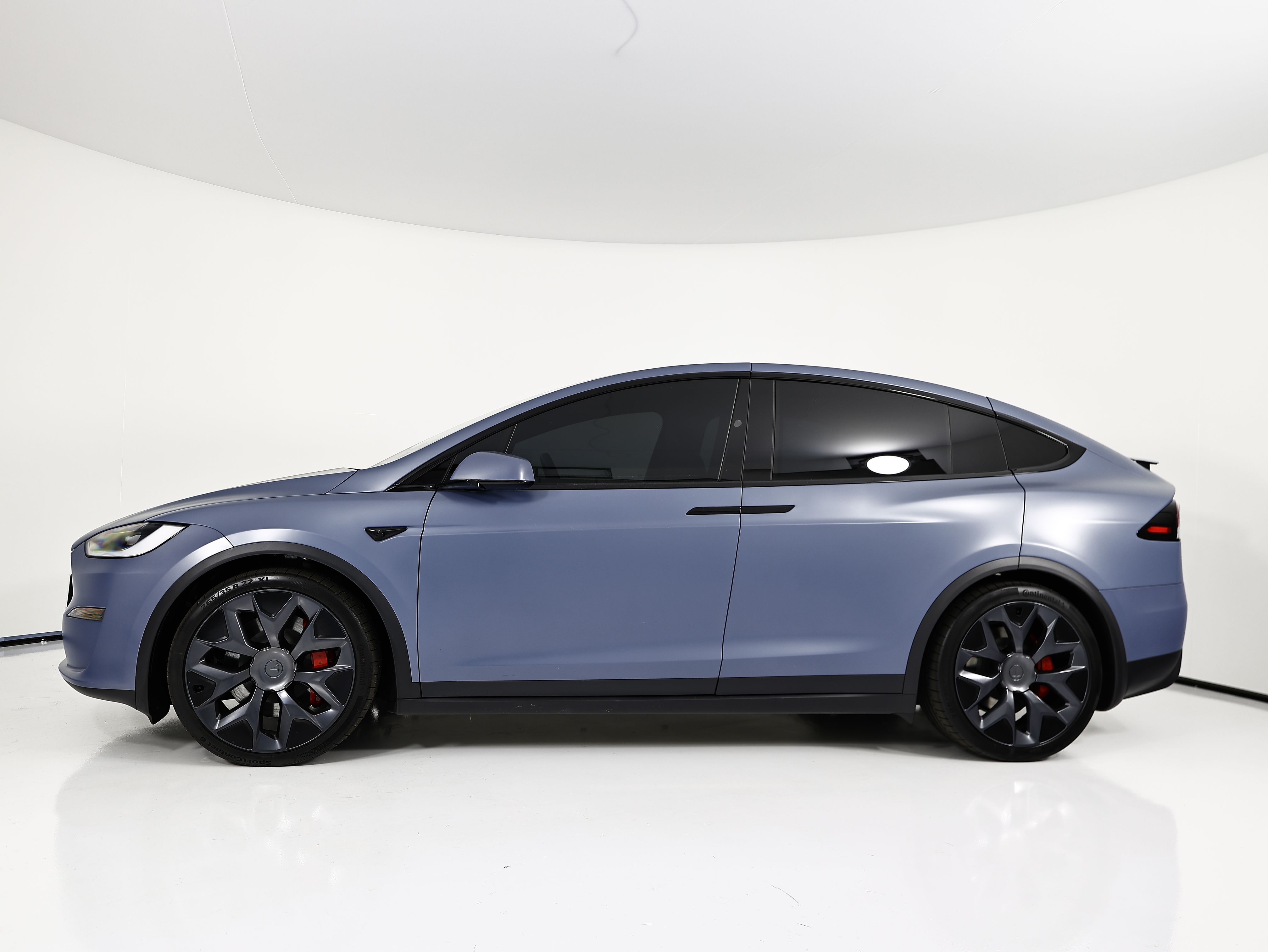 Used 2026 Blue Tesla Plaid image 2