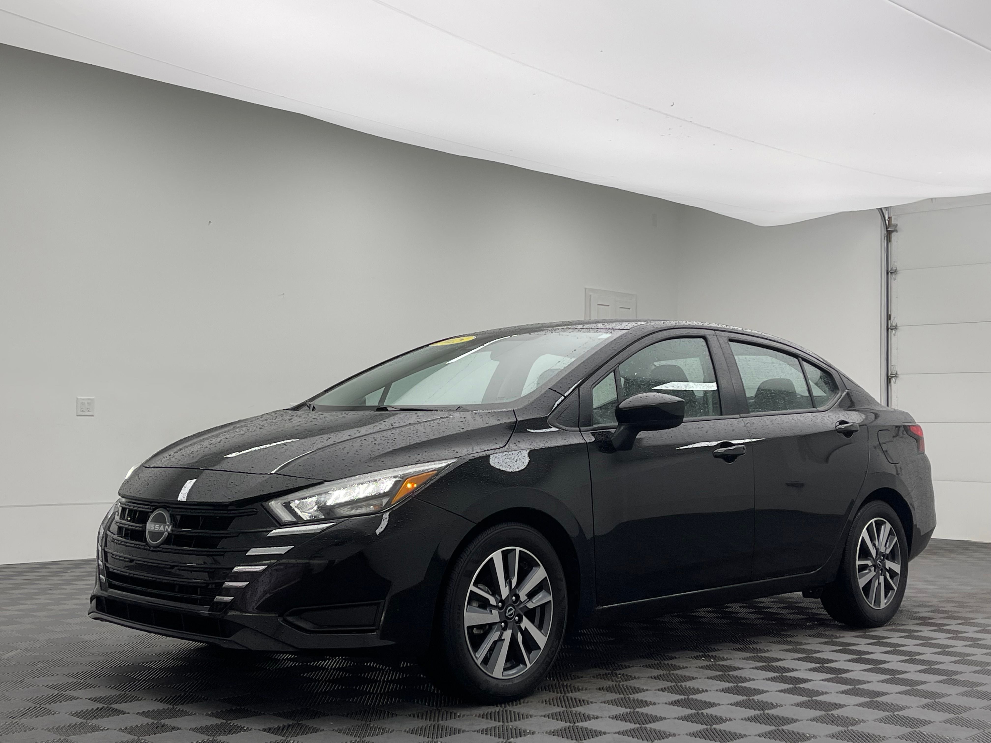 Used 2025 Super Black Metallic Nissan 1.6 SV image 2