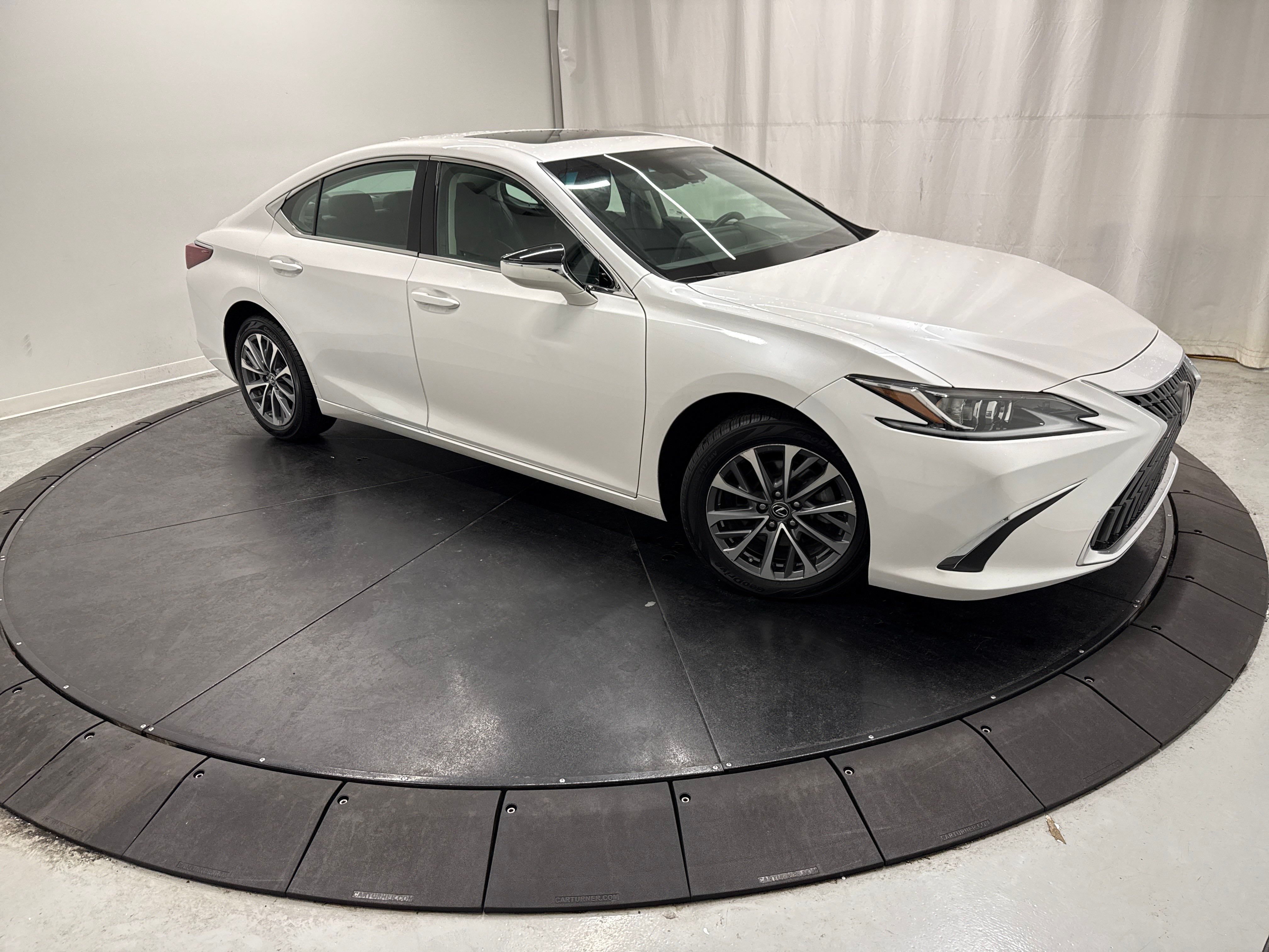 2022 Lexus ES ES photo