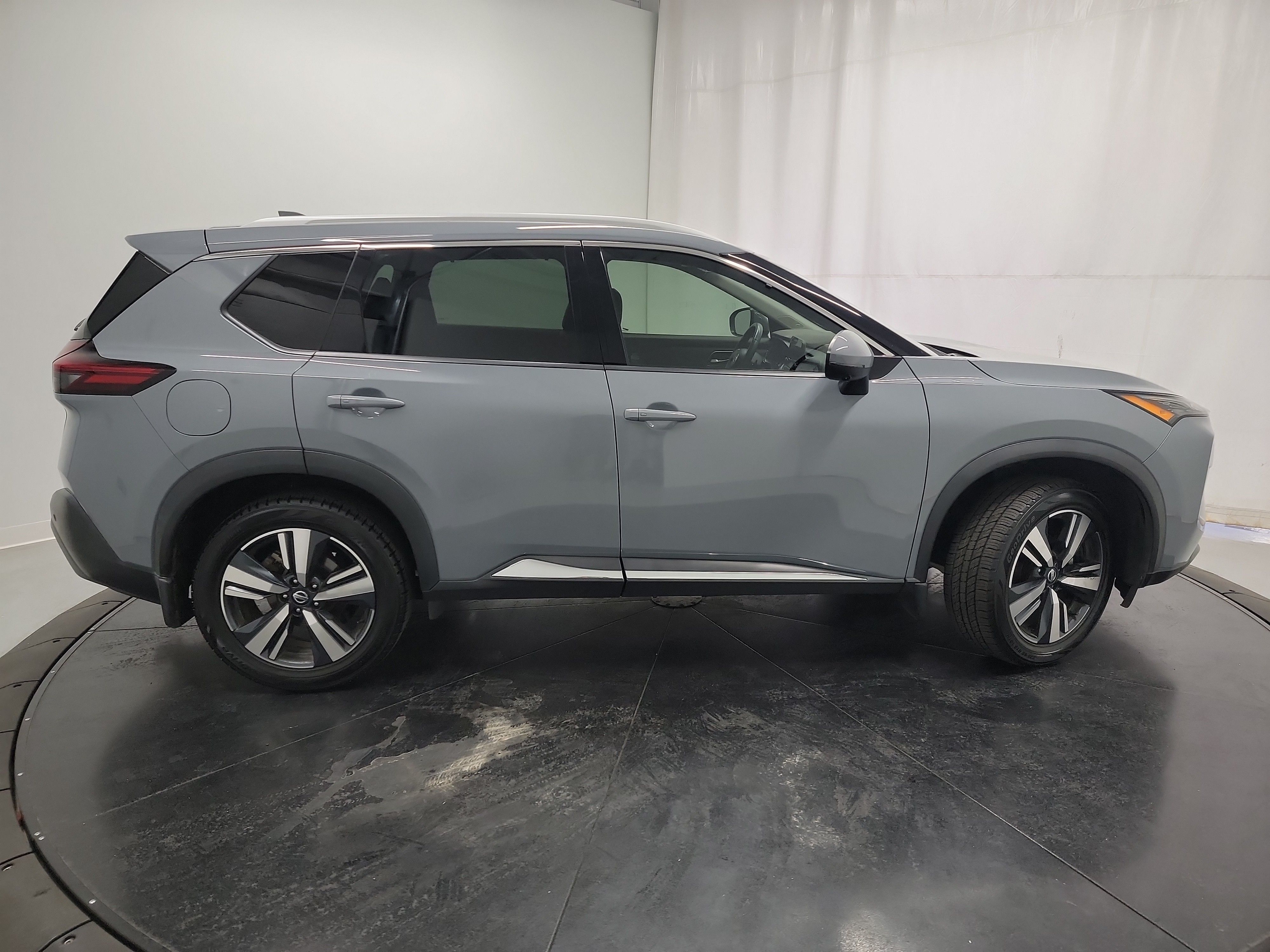 2021 Nissan Rogue SL photo