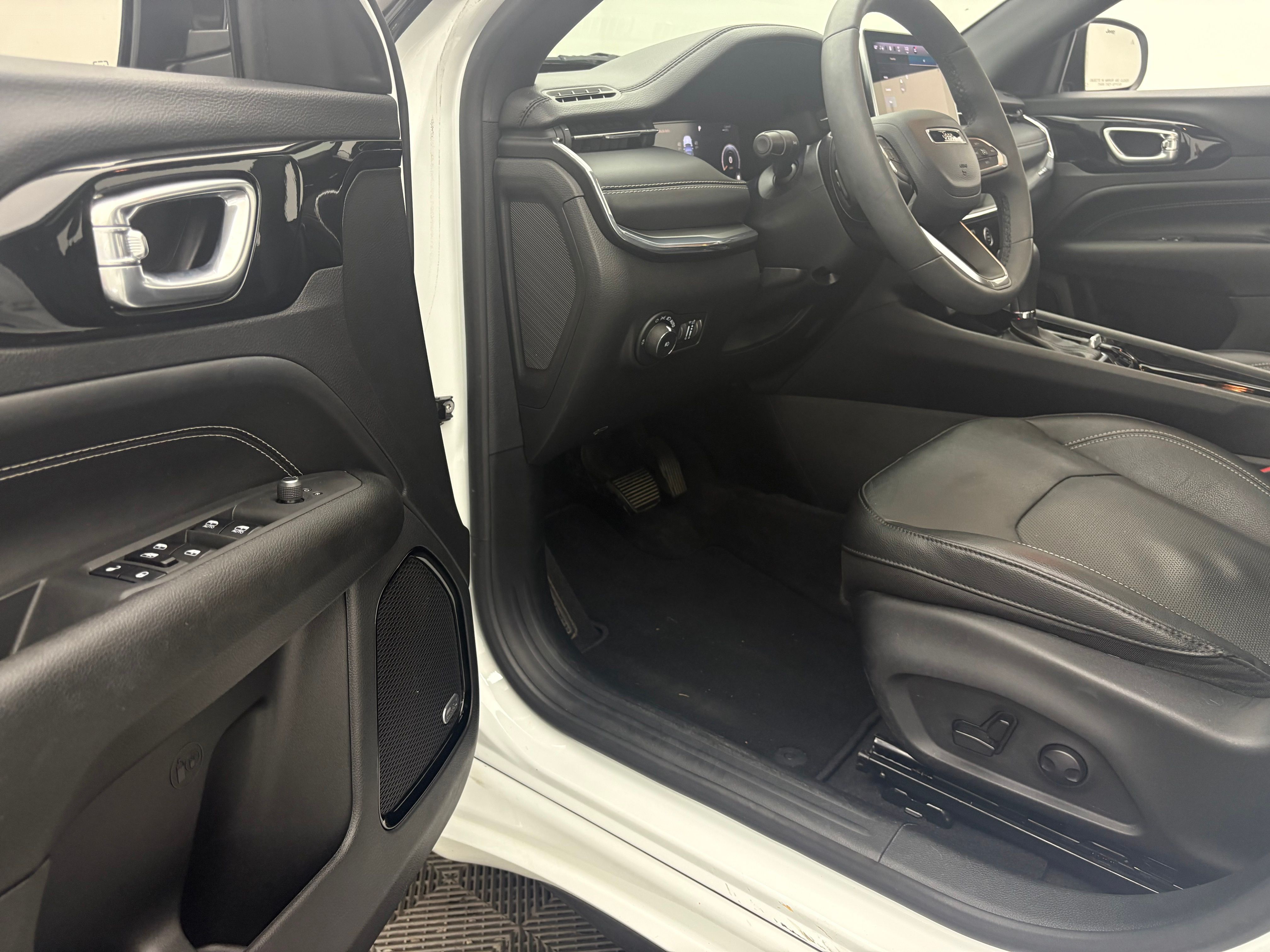 Used 2023 Bright White Clearcoat Jeep Limited image 14